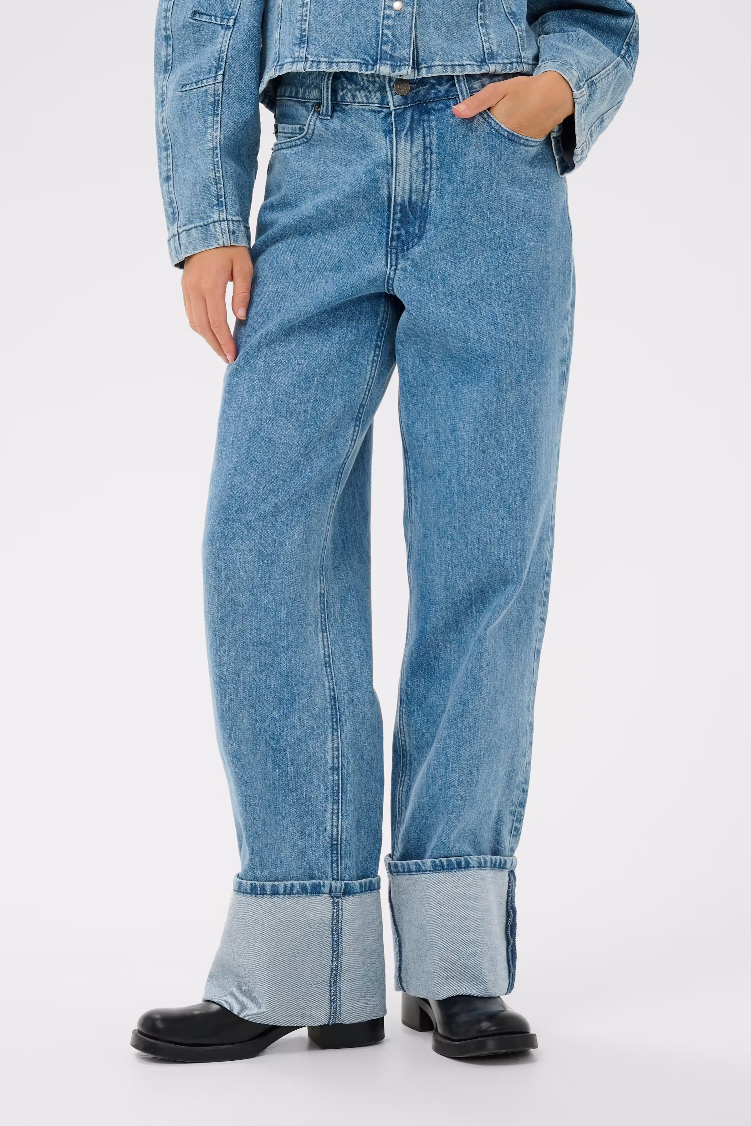 KAvallis Jeans LOOKBOOK FRONT 10511423-100166