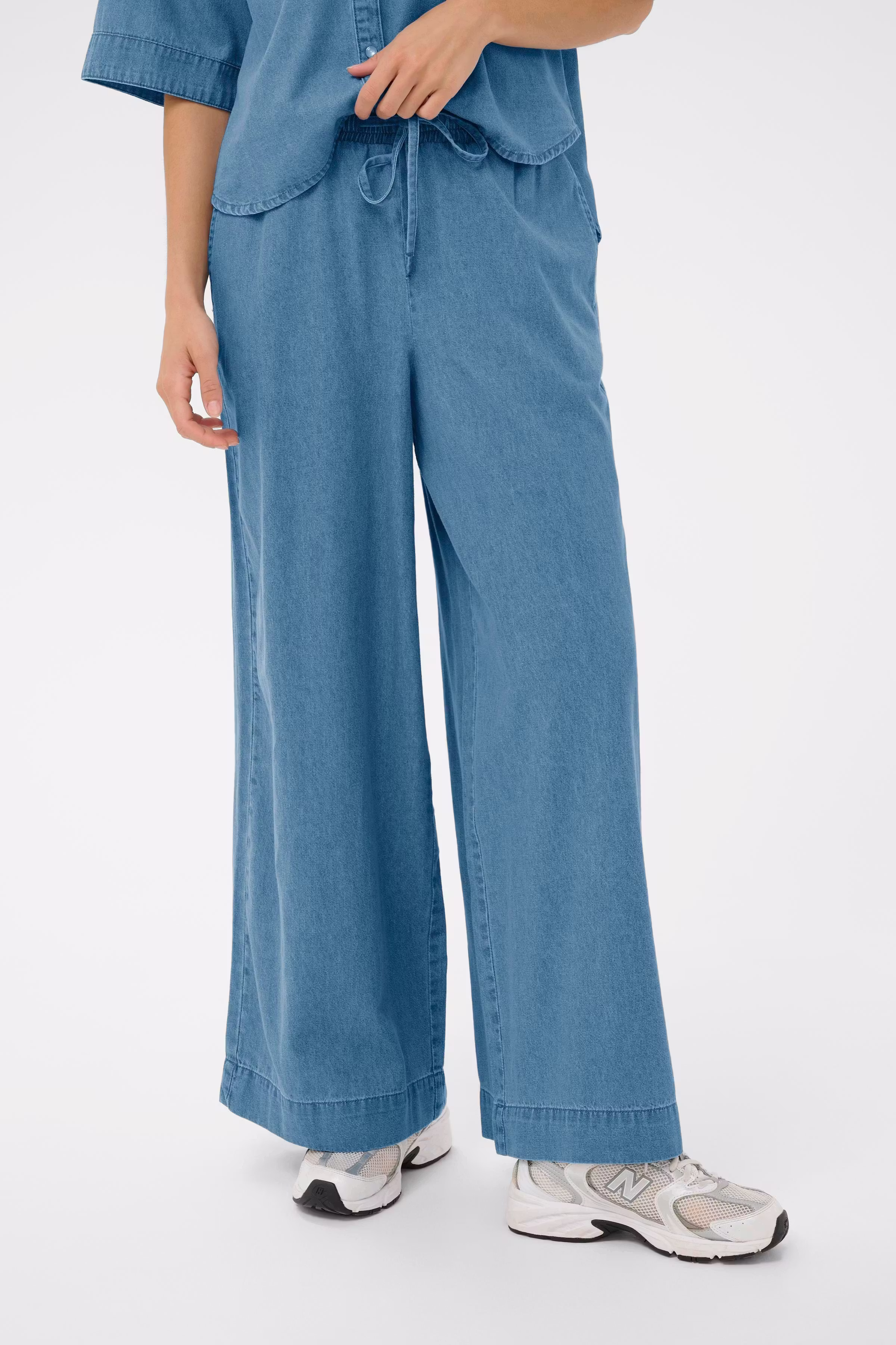 KAjade Hose LOOKBOOK FRONT 10511715-105707