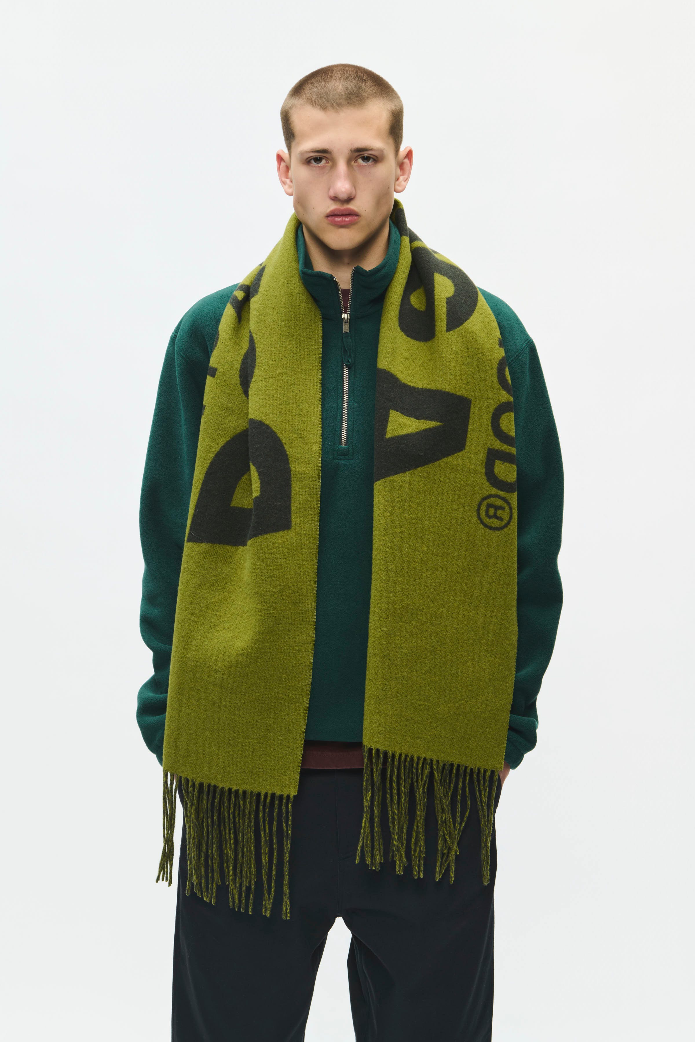 WWLeon italic Scarf LOOKBOOK DETAIL 30251817-194305