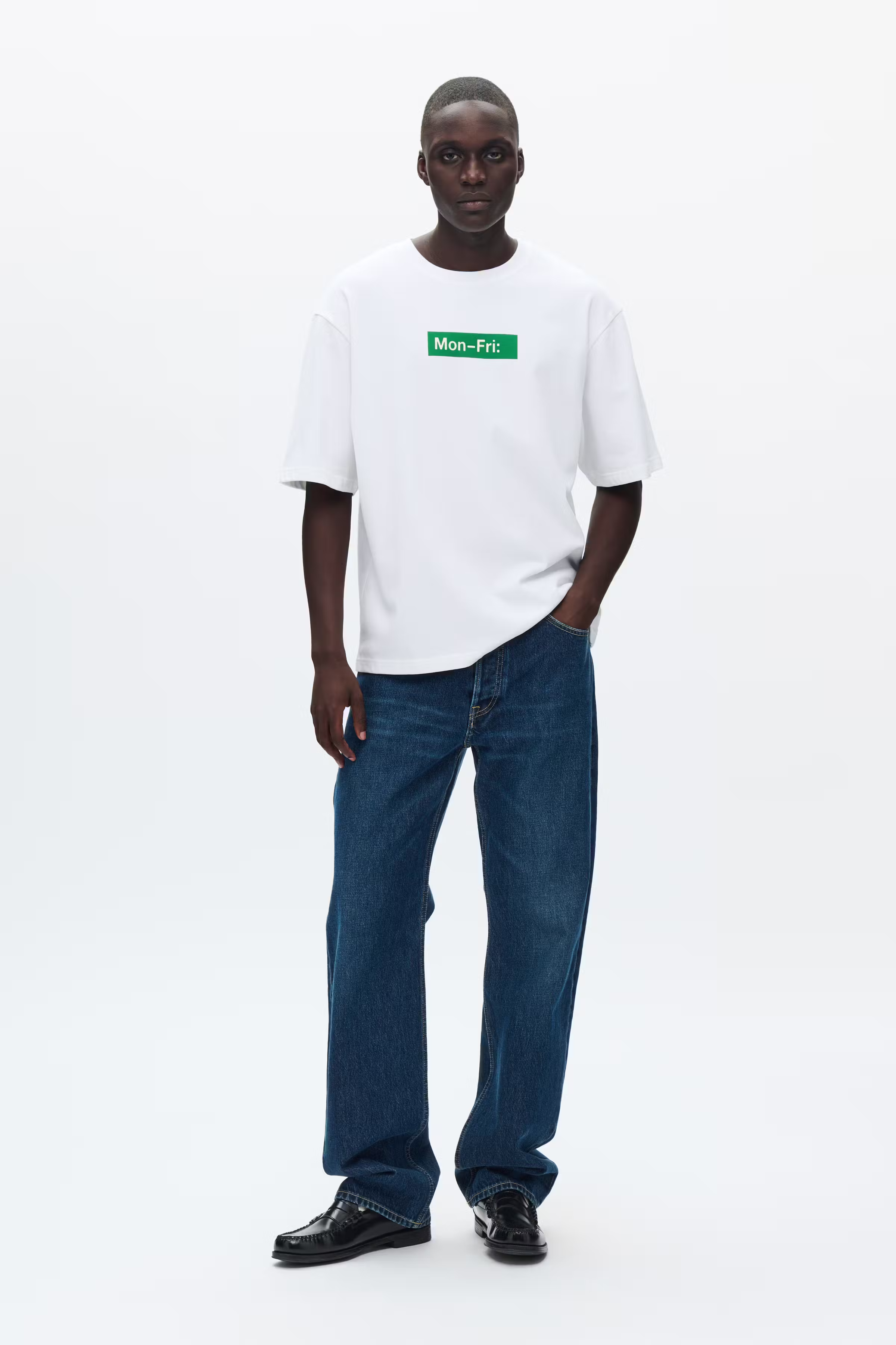WWGary T-shirt mon-fri LOOKBOOK FRONT 30252003-110601