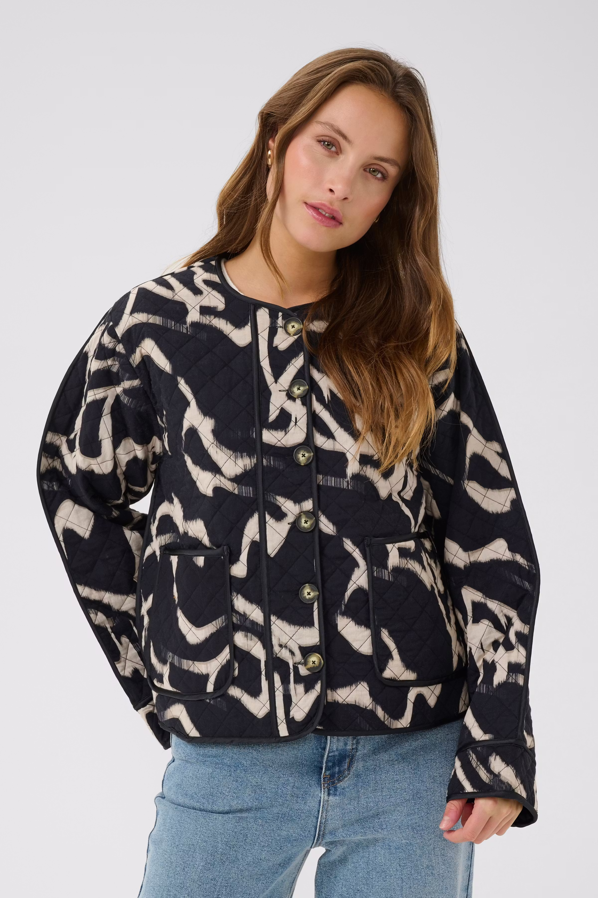 KAkayla Casual jakke LOOKBOOK FRONT 10510157-107701