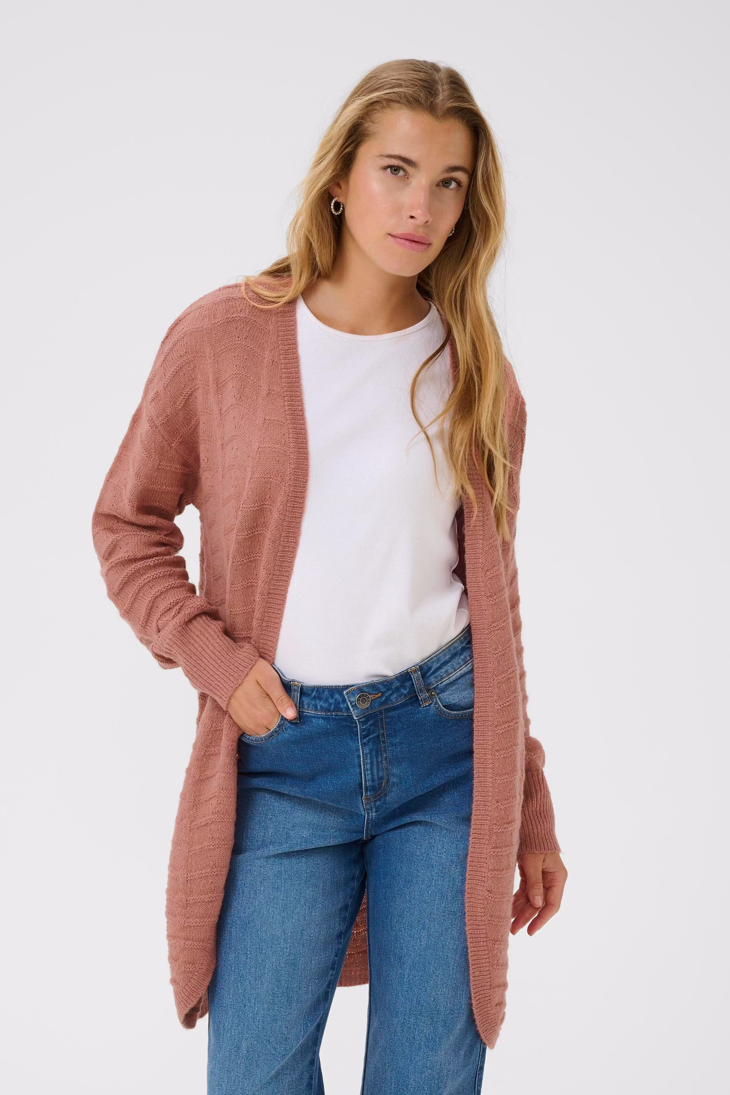 KAemria Cardigan LOOKBOOK FRONT 10506359-181436
