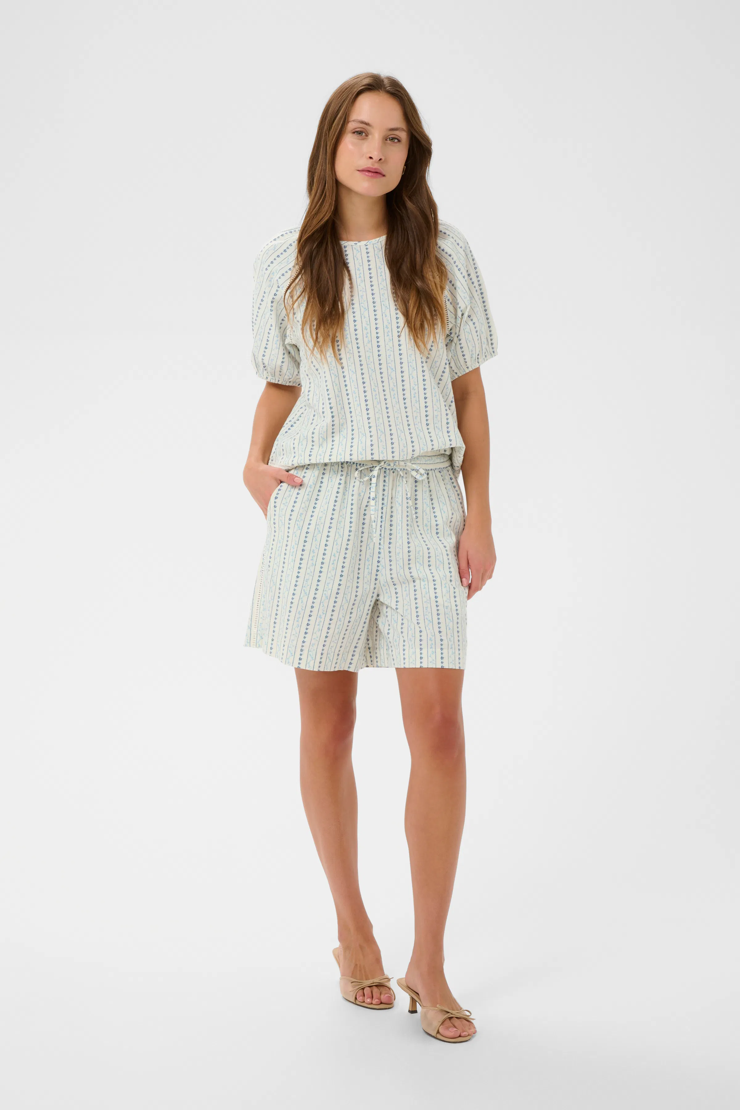 RajaSZ Shorts LOOKBOOK FRONT 30515125-304825