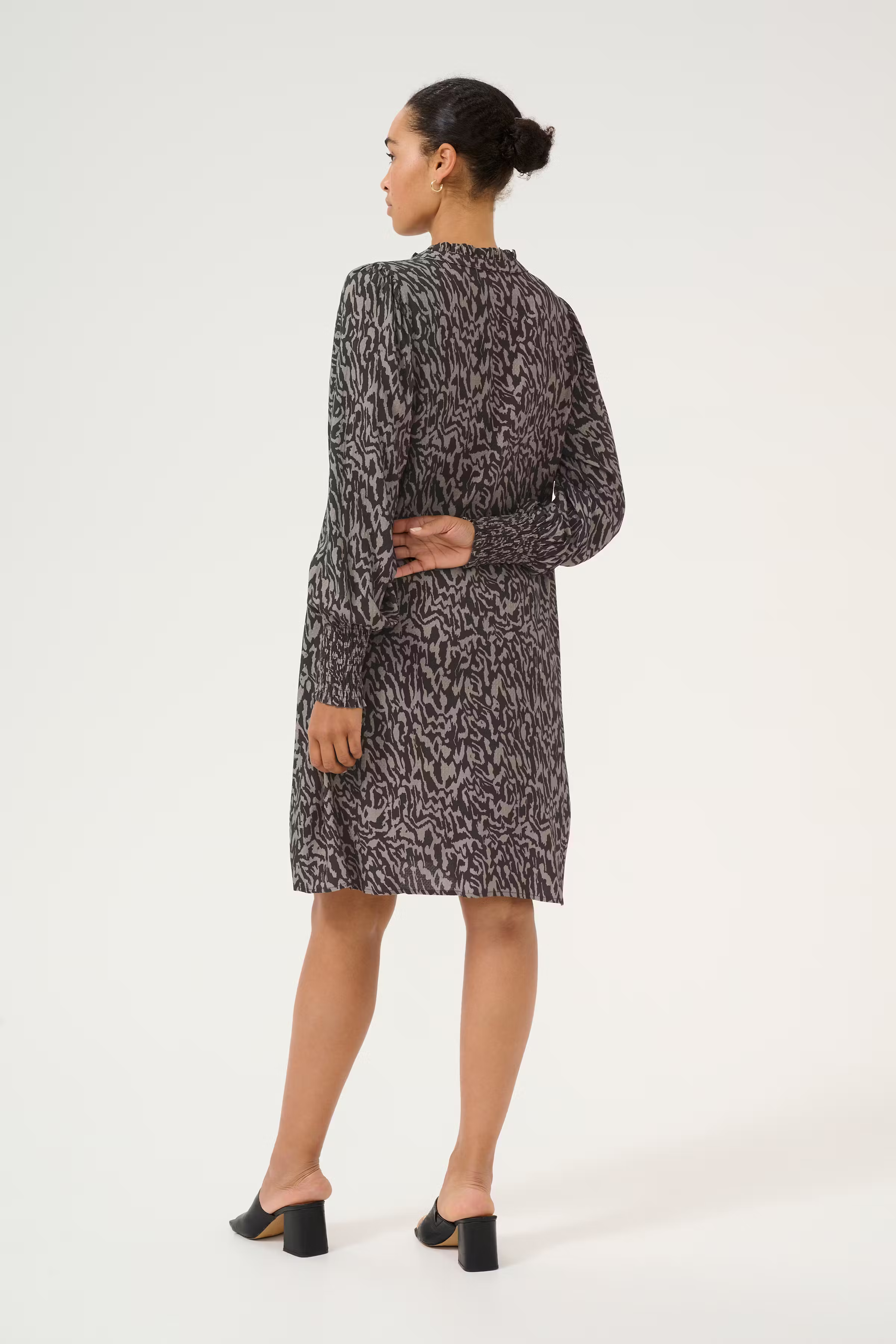 KAmathilde Kleid LOOKBOOK BACK 10509495-106937