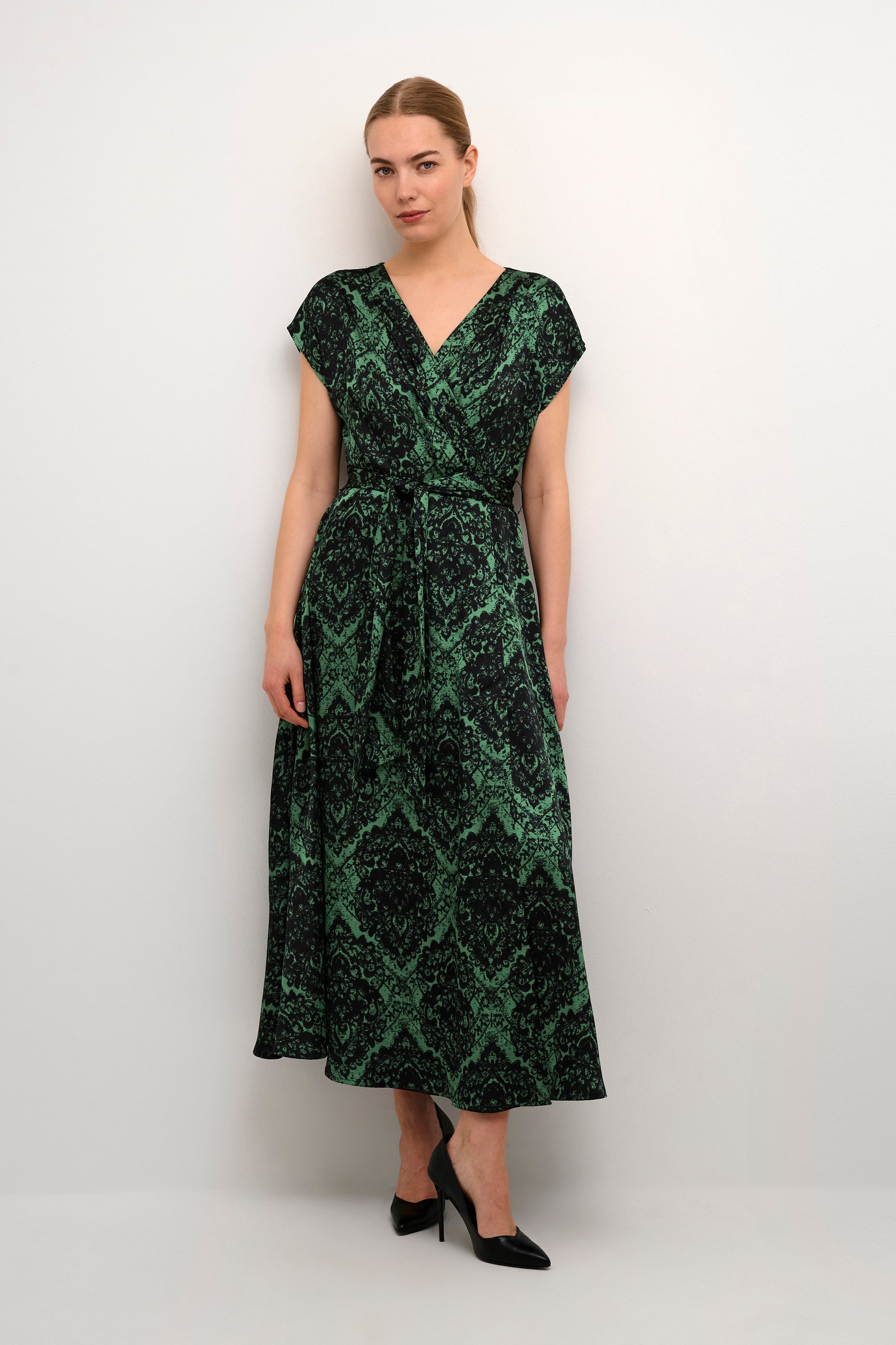 CRLoretta Kleid LOOKBOOK FRONT 10610826-105130