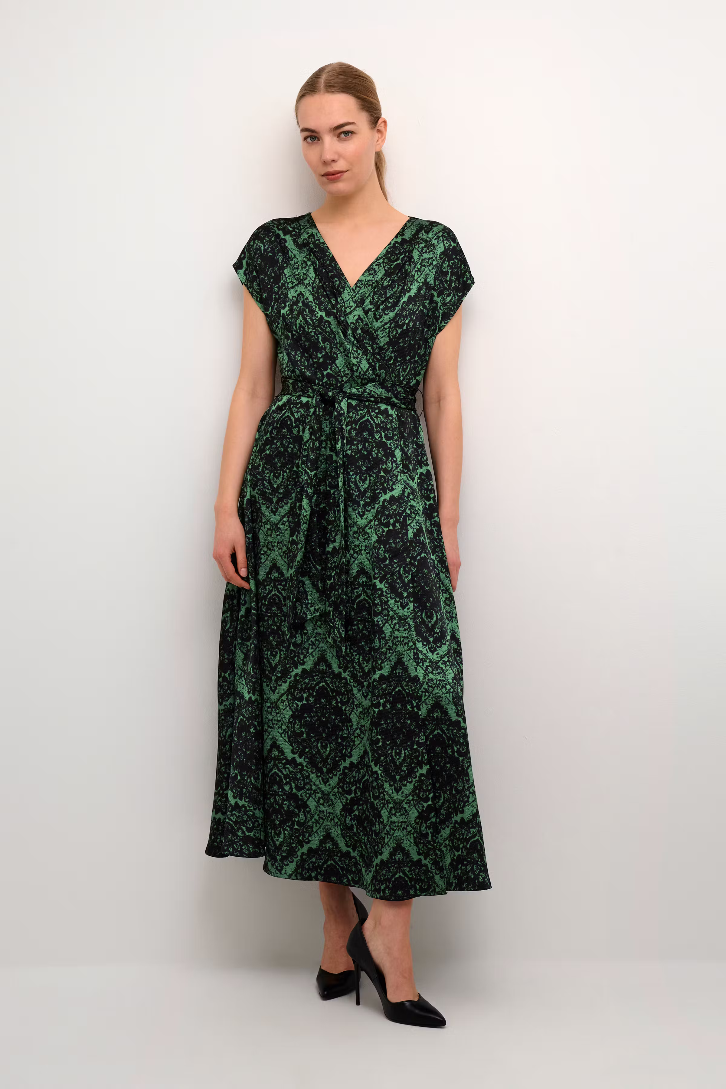 CRLoretta Dress LOOKBOOK FRONT 10610826-105130