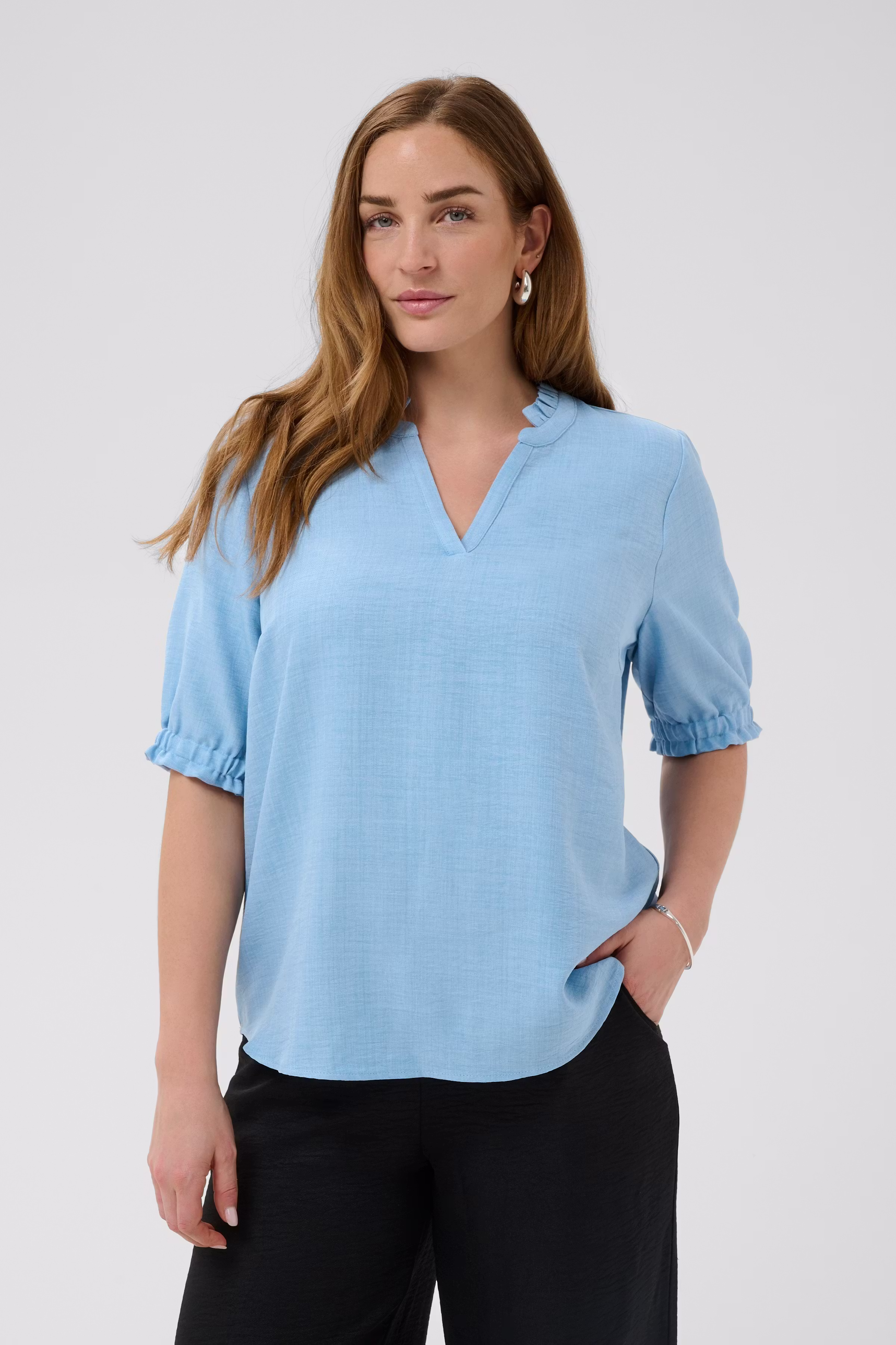 BPoda Blouse LOOKBOOK FRONT 40200027-1540311