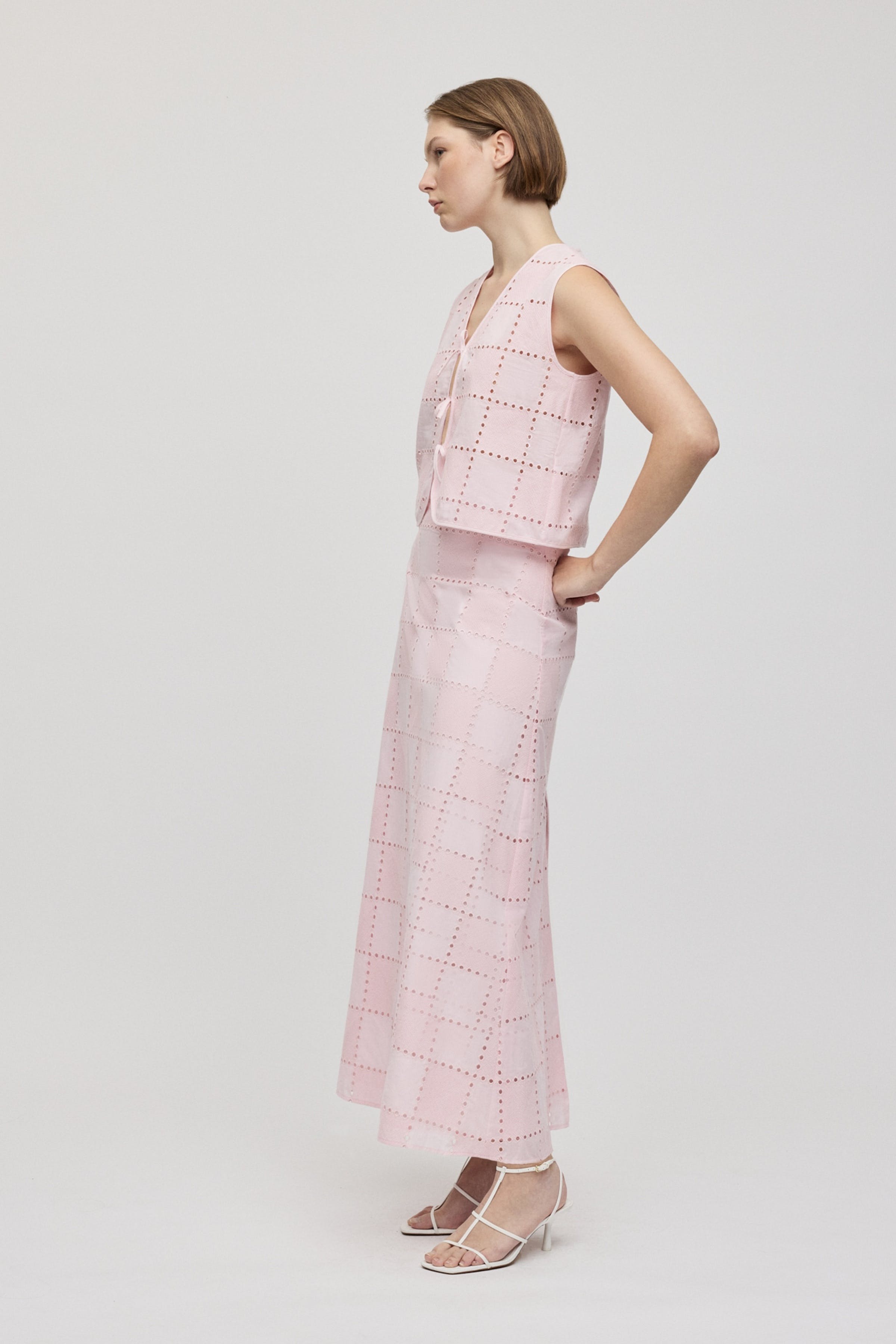 TALA Weste LOOKBOOK FRONT 30600484-PI636