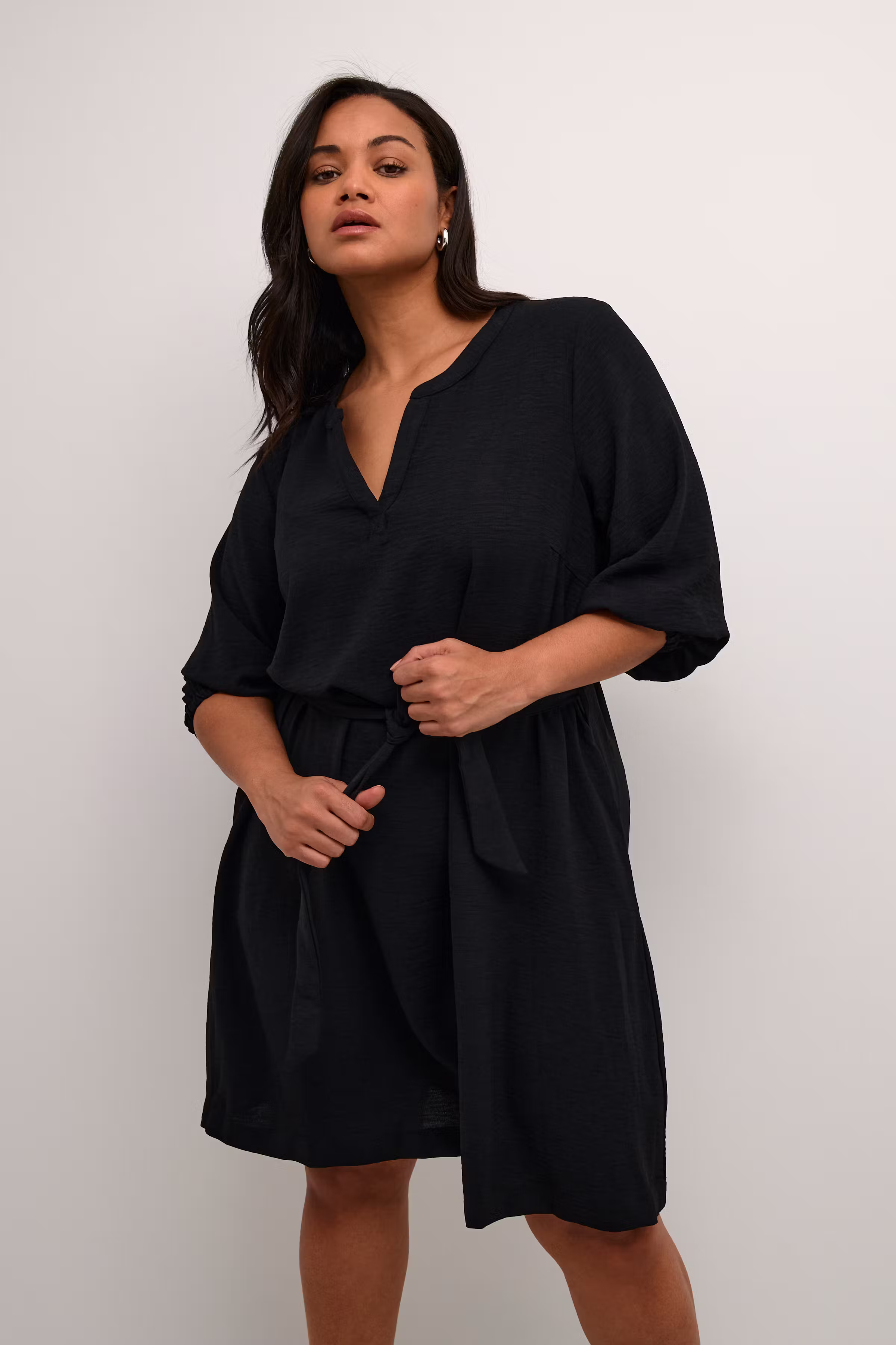 KCdeva Kleid LOOKBOOK FRONT 10582524-100121