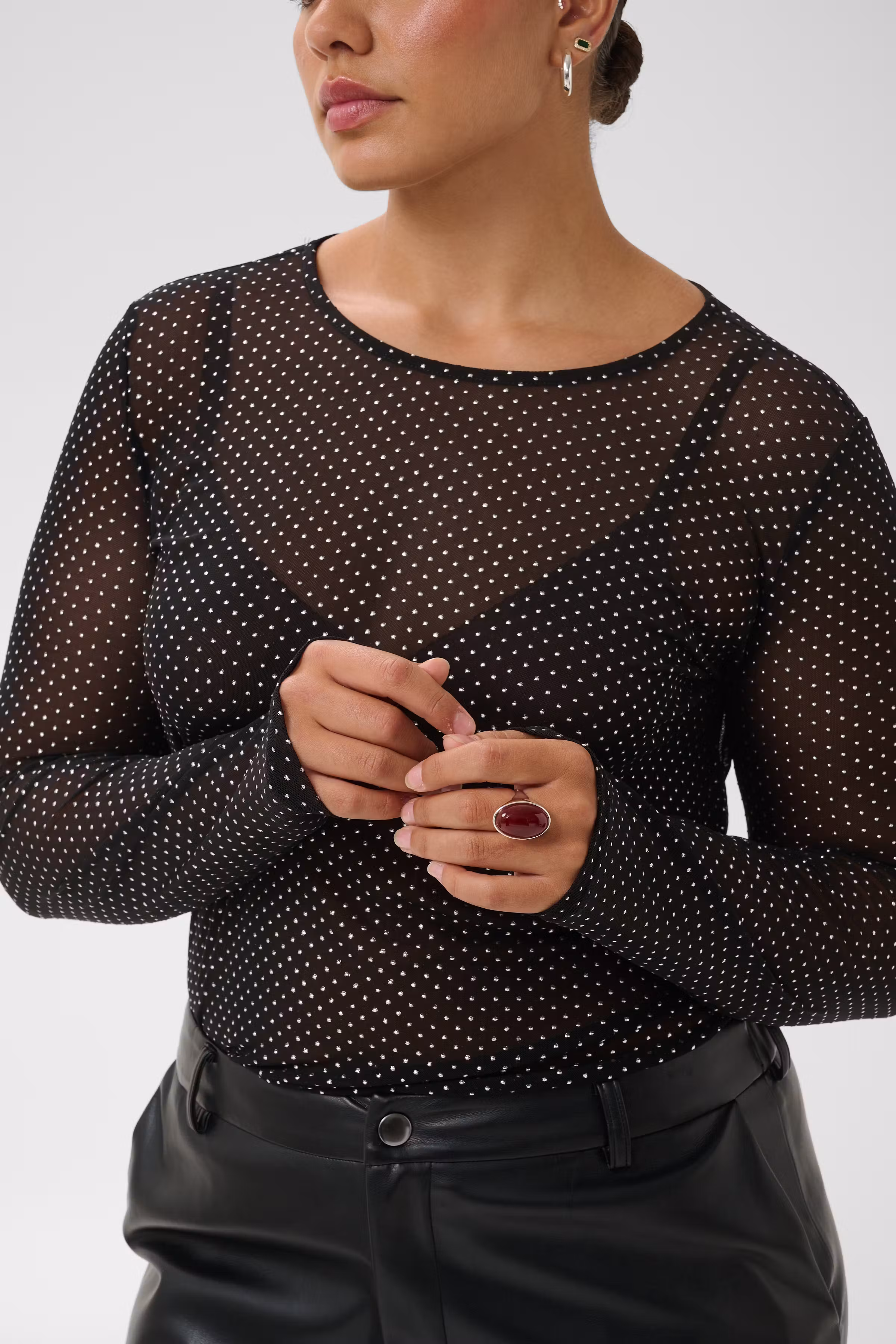 KCmira T-shirt LOOKBOOK DETAIL 10584559-100121