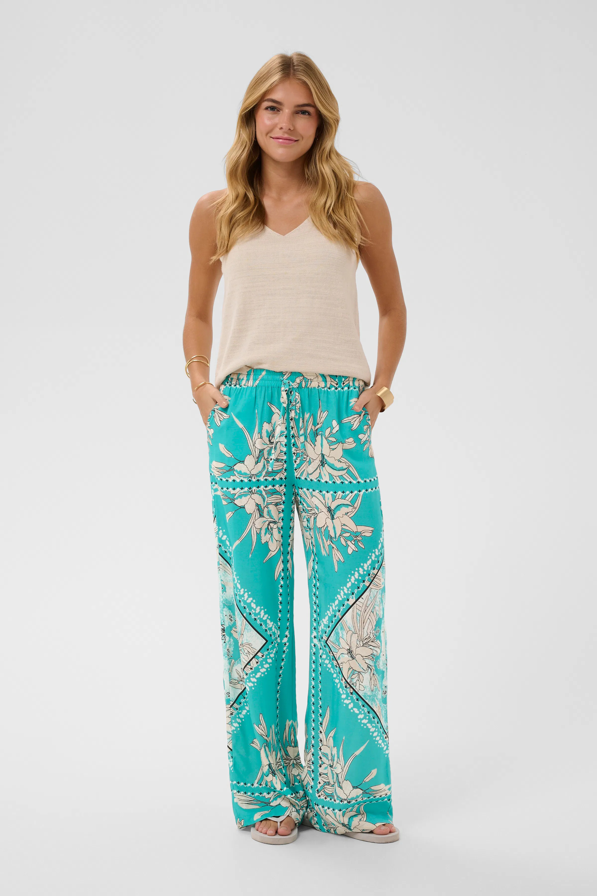 CRTiah Trousers LOOKBOOK FRONT 10611497-109338