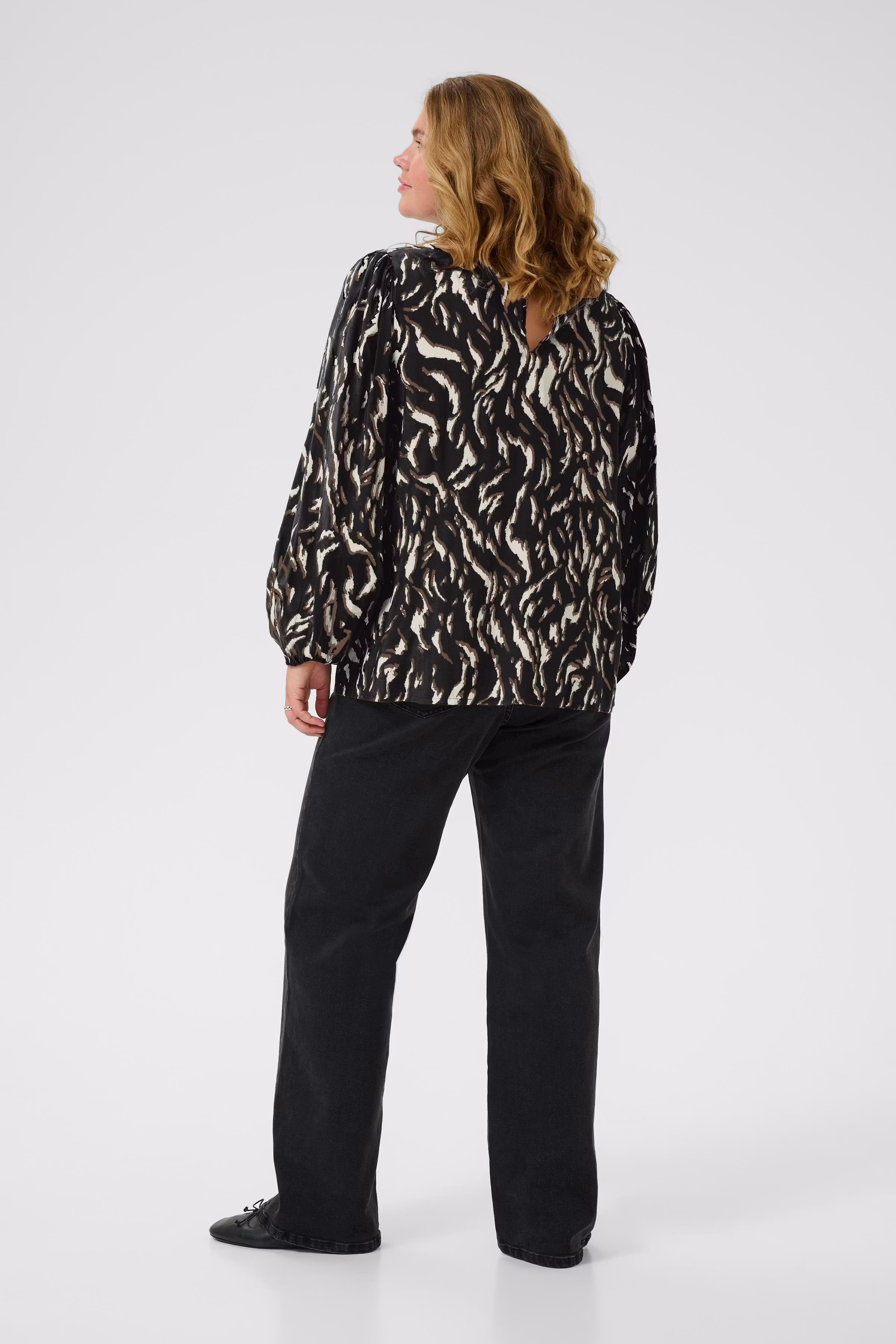 KCmilina Blouse LOOKBOOK FRONT 10583607-108271