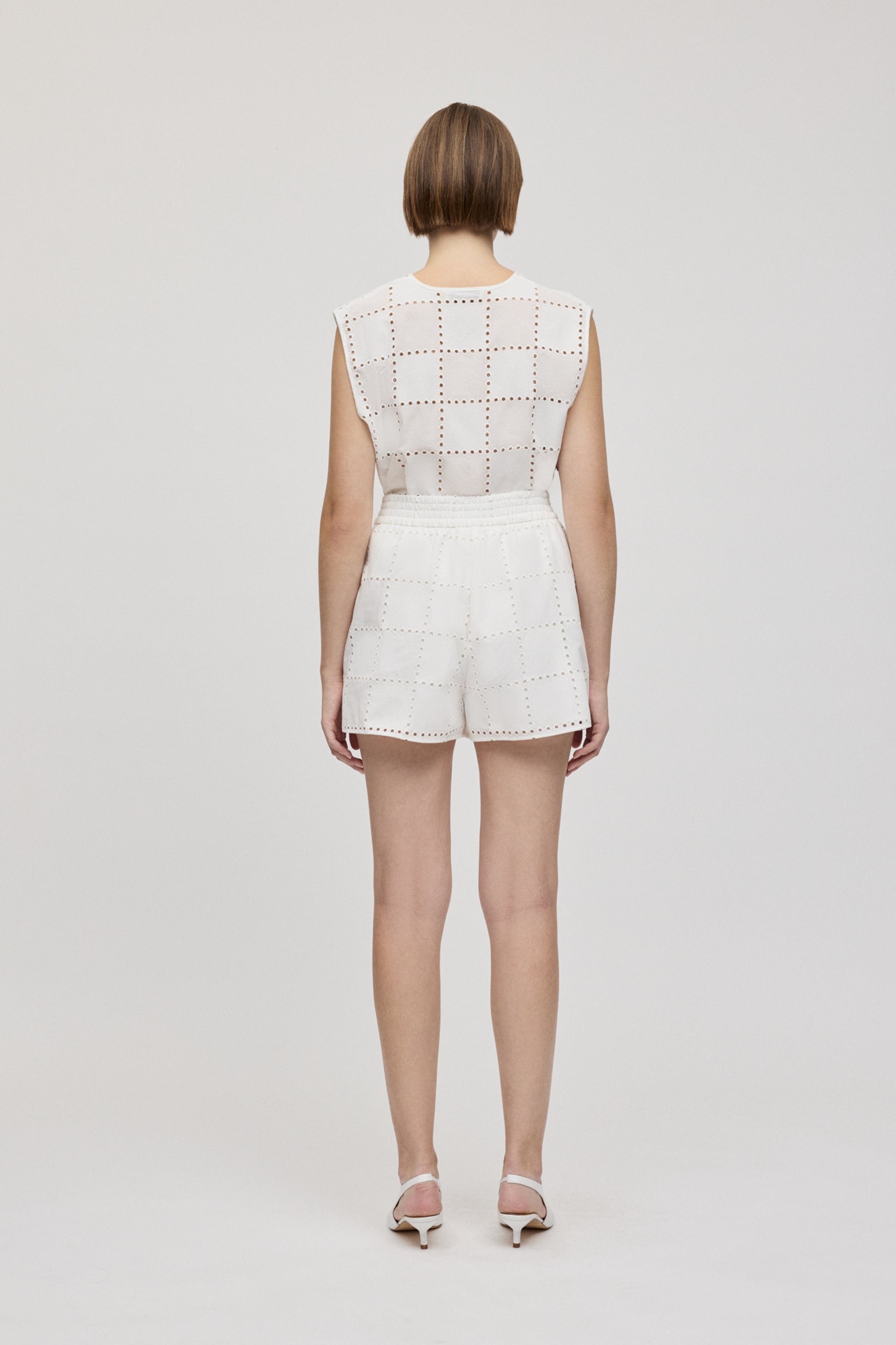 PIPER Shorts LOOKBOOK BACK 30600522-WH010