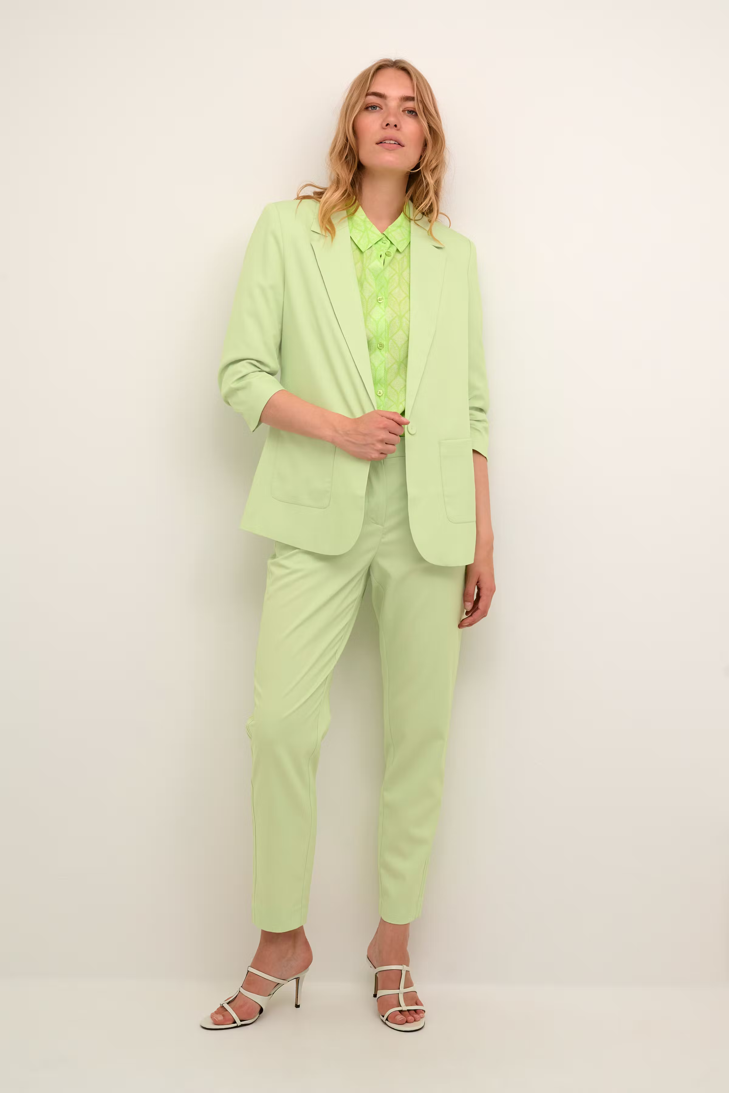 CRCocamia Blazer LOOKBOOK FRONT 10612446-105584