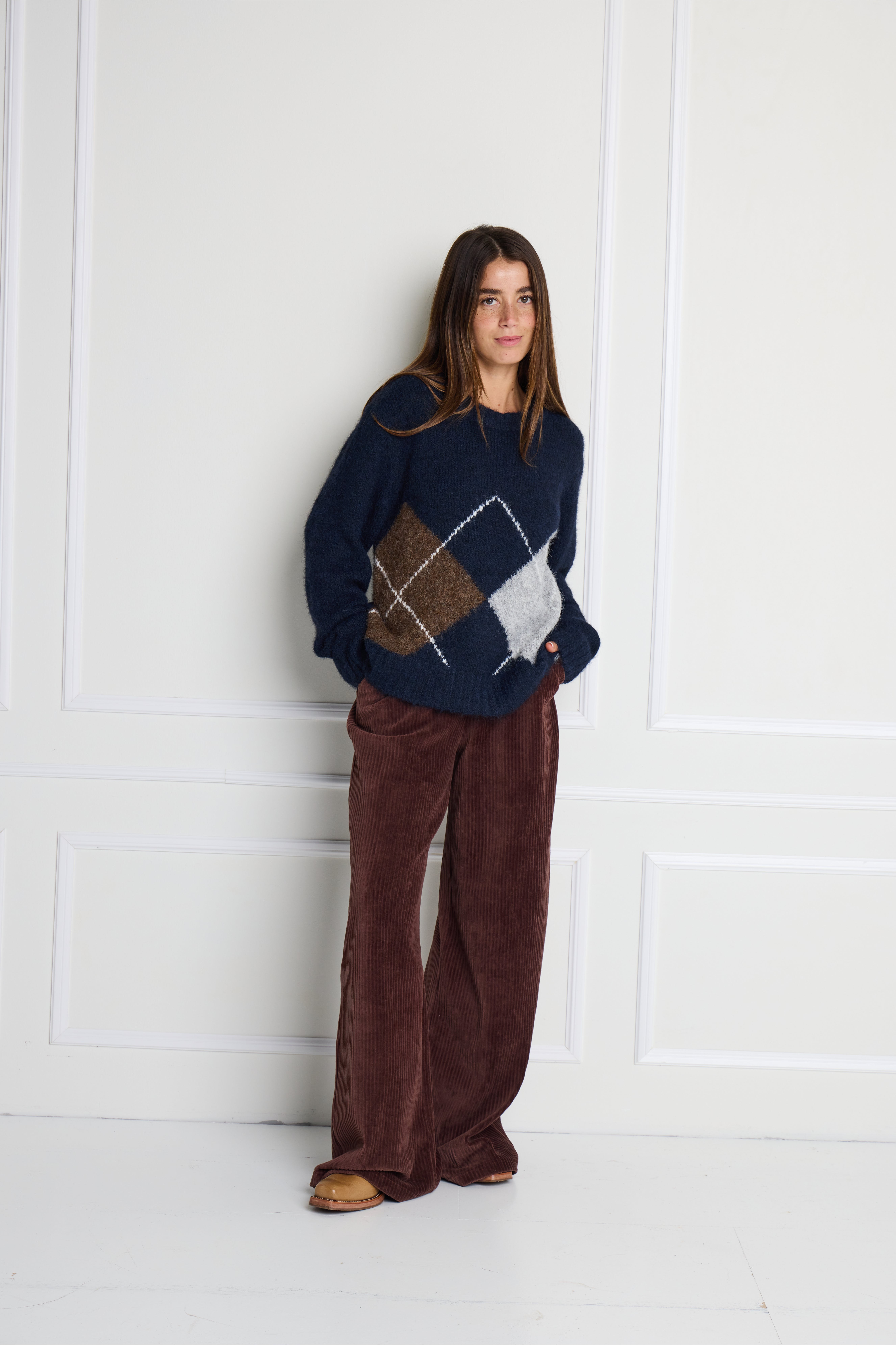 IHTAMARY Trousers LOCATION NONE 20126373-191419