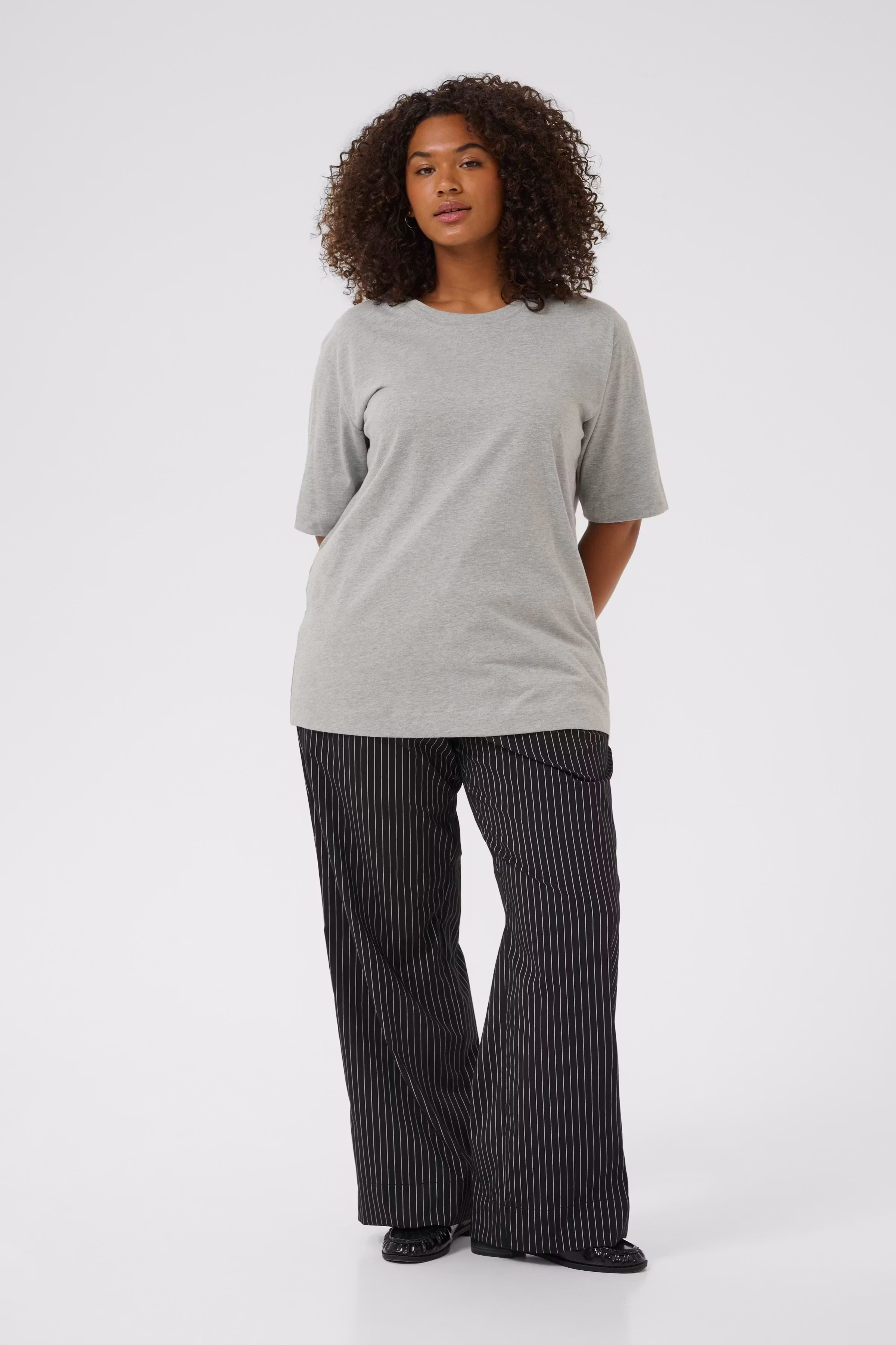 KCmina T-shirt LOOKBOOK FRONT 10583008-100123