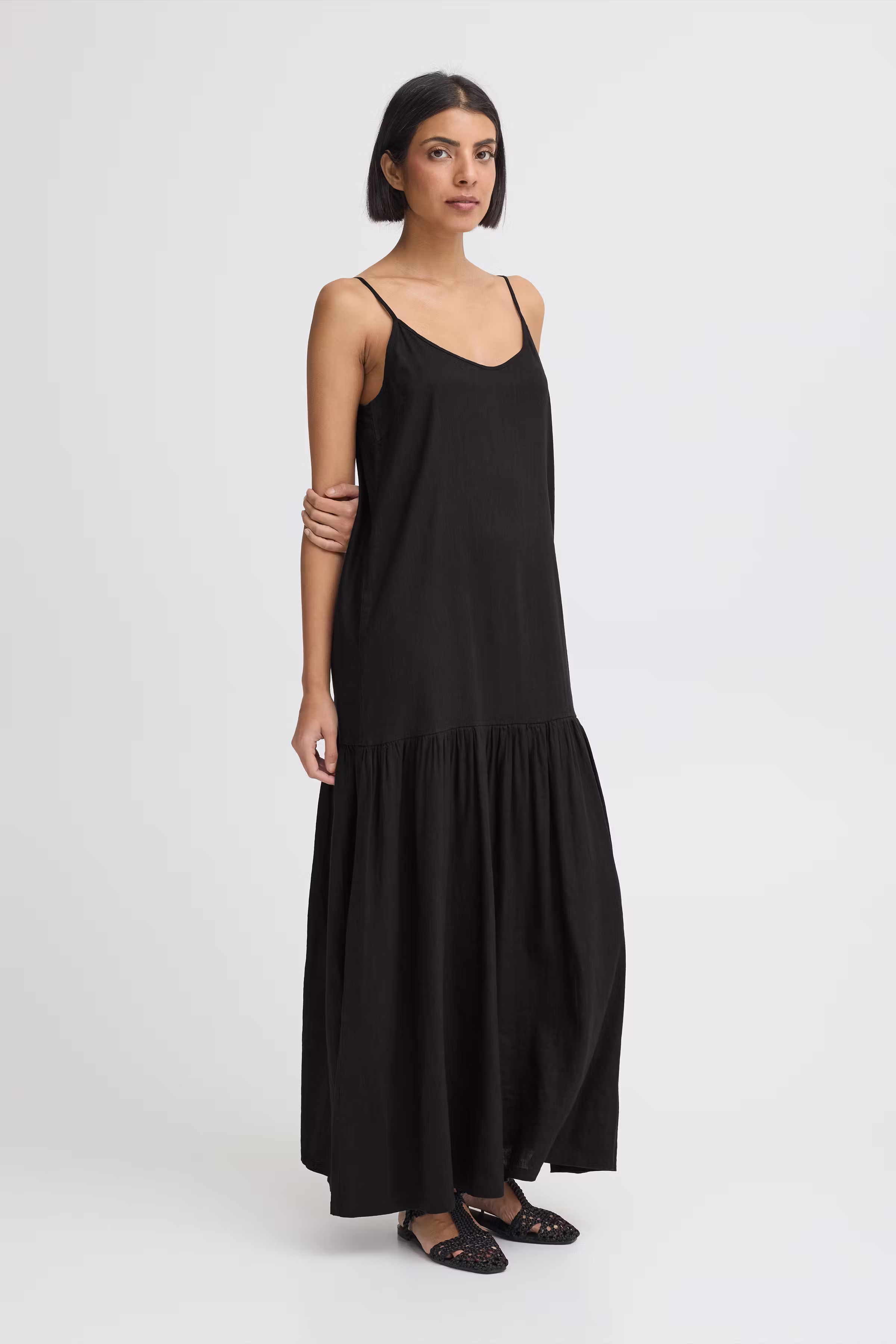 PZLUCA Kjole LOOKBOOK FRONT 50210433-193911