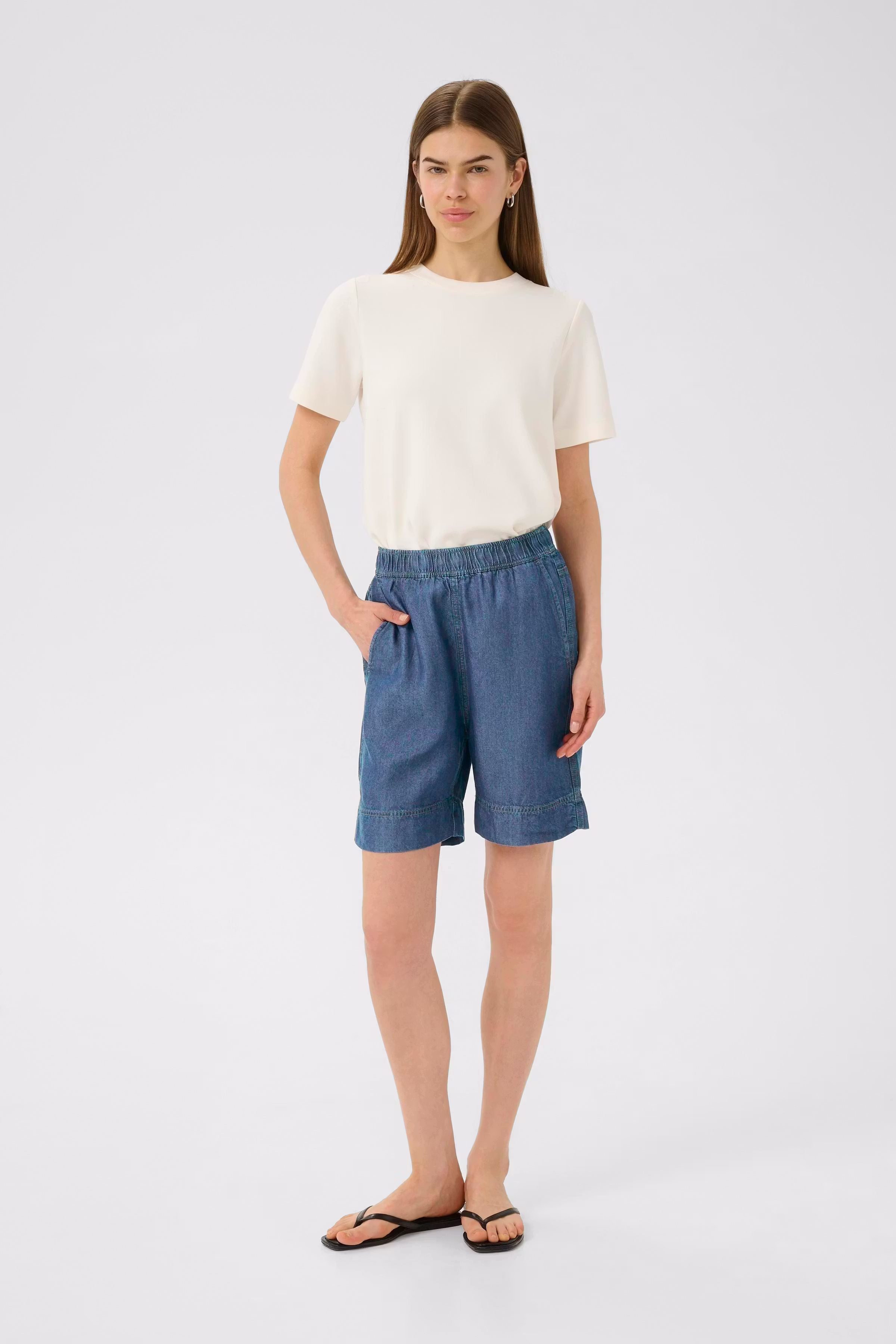 RachelIW Shorts LOOKBOOK FRONT 30110312-301979
