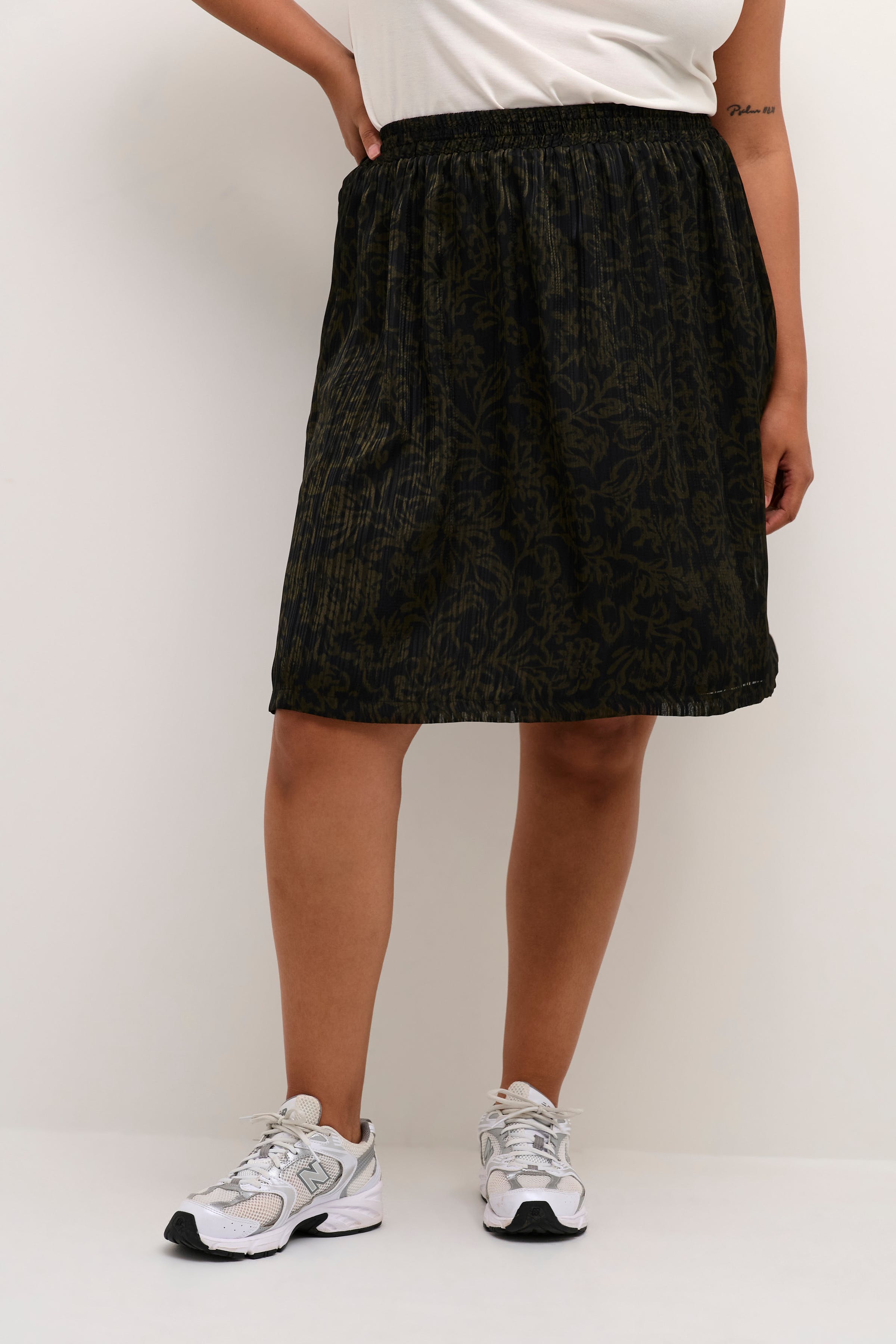 KCliva Skirt LOOKBOOK FRONT 10581921-104996