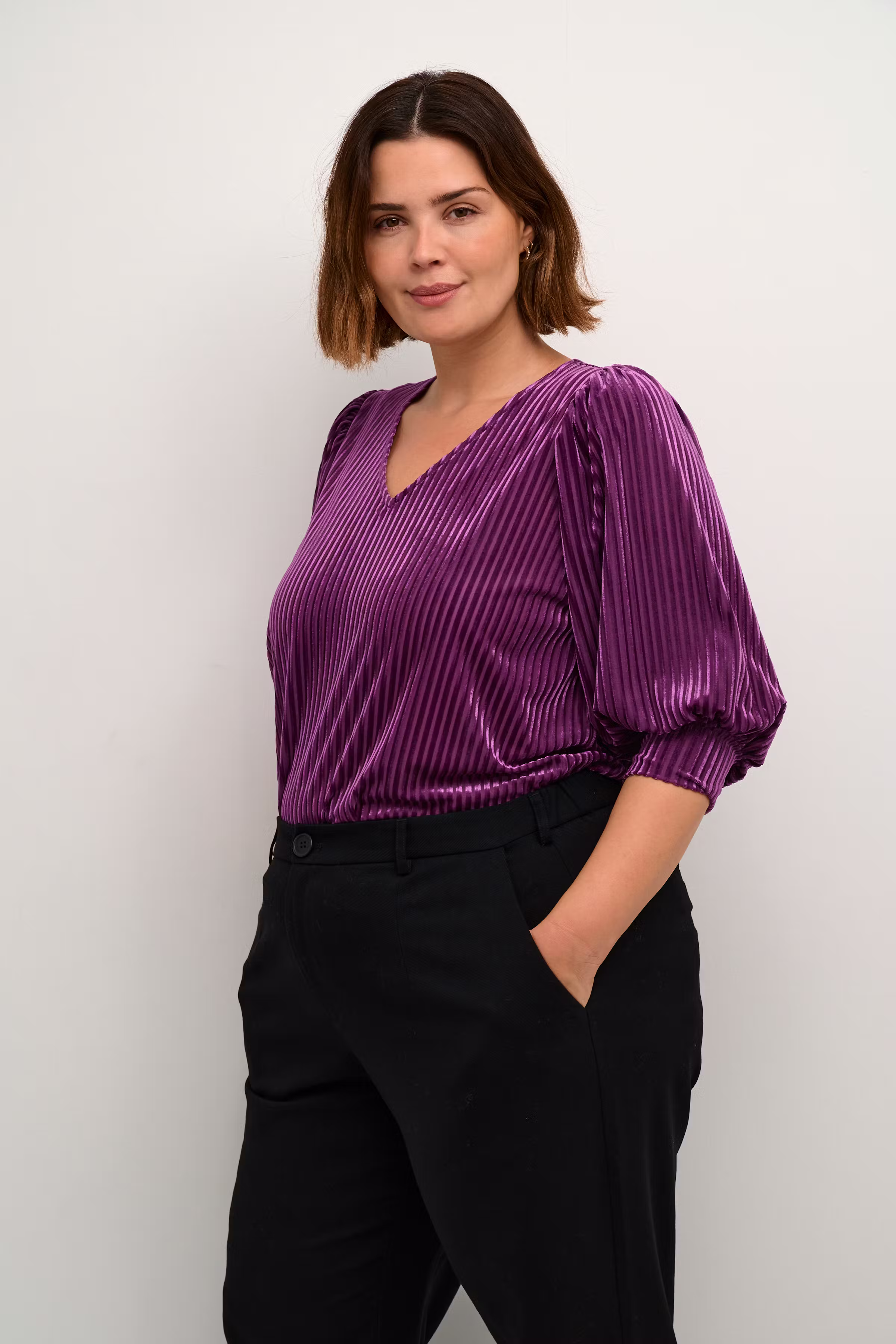 KCcacanna Velourbluse LOOKBOOK FRONT 10581210-106795