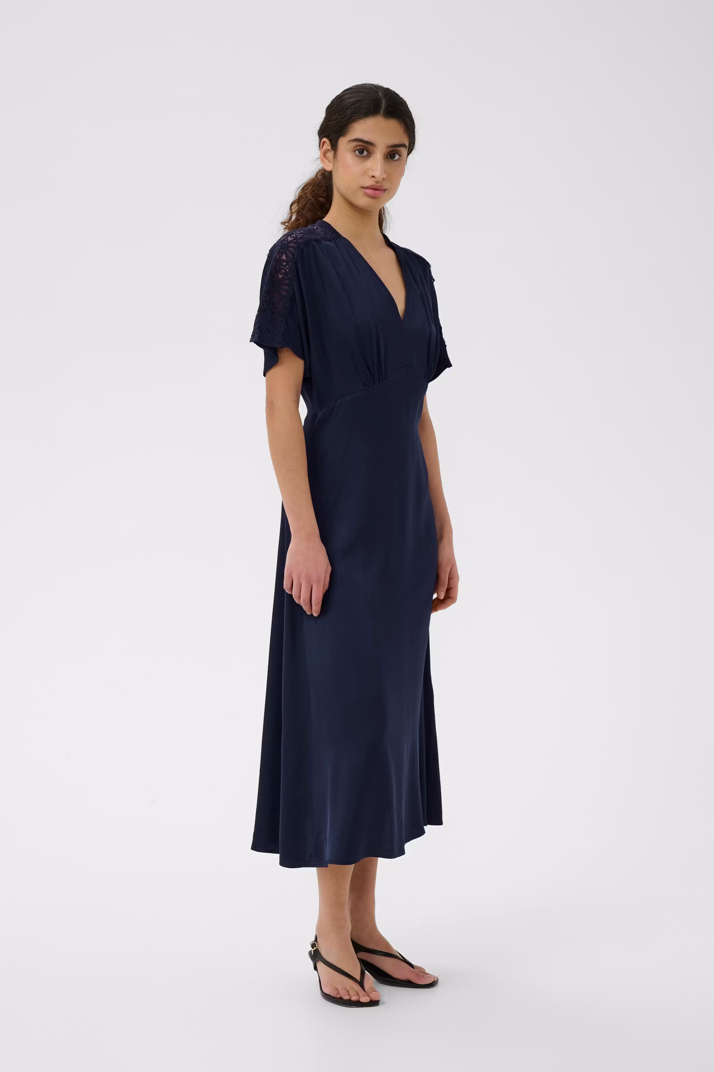 BallaIW Dress LOOKBOOK FRONT 30111217-193831