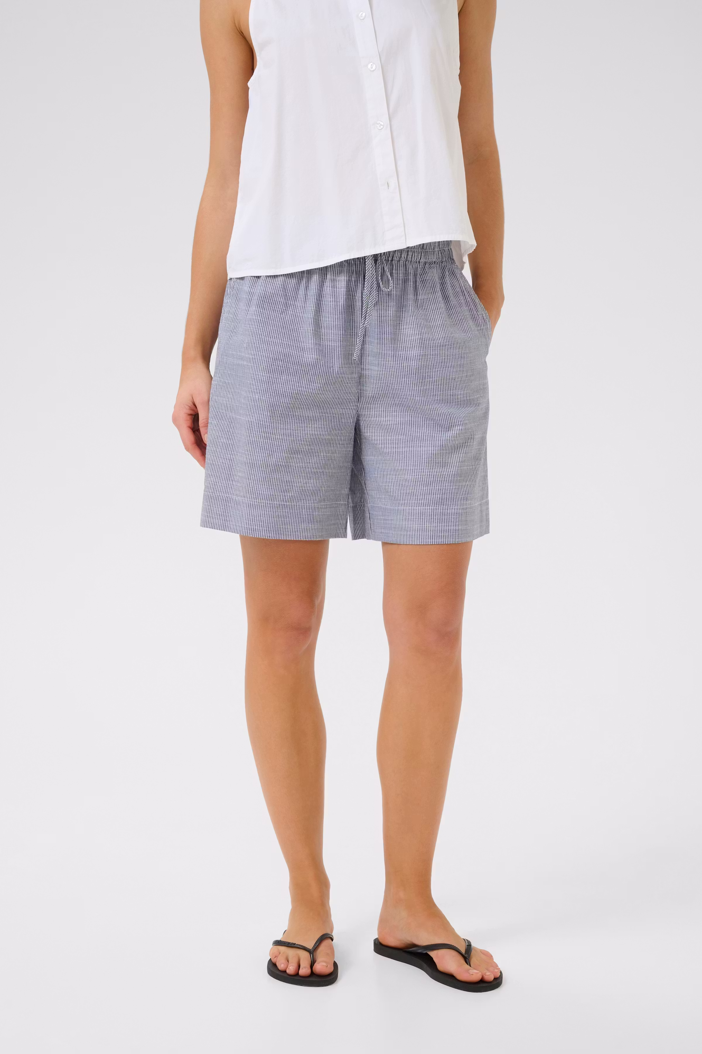 SkyeMW Shorts LOOKBOOK FRONT 10704711-107529