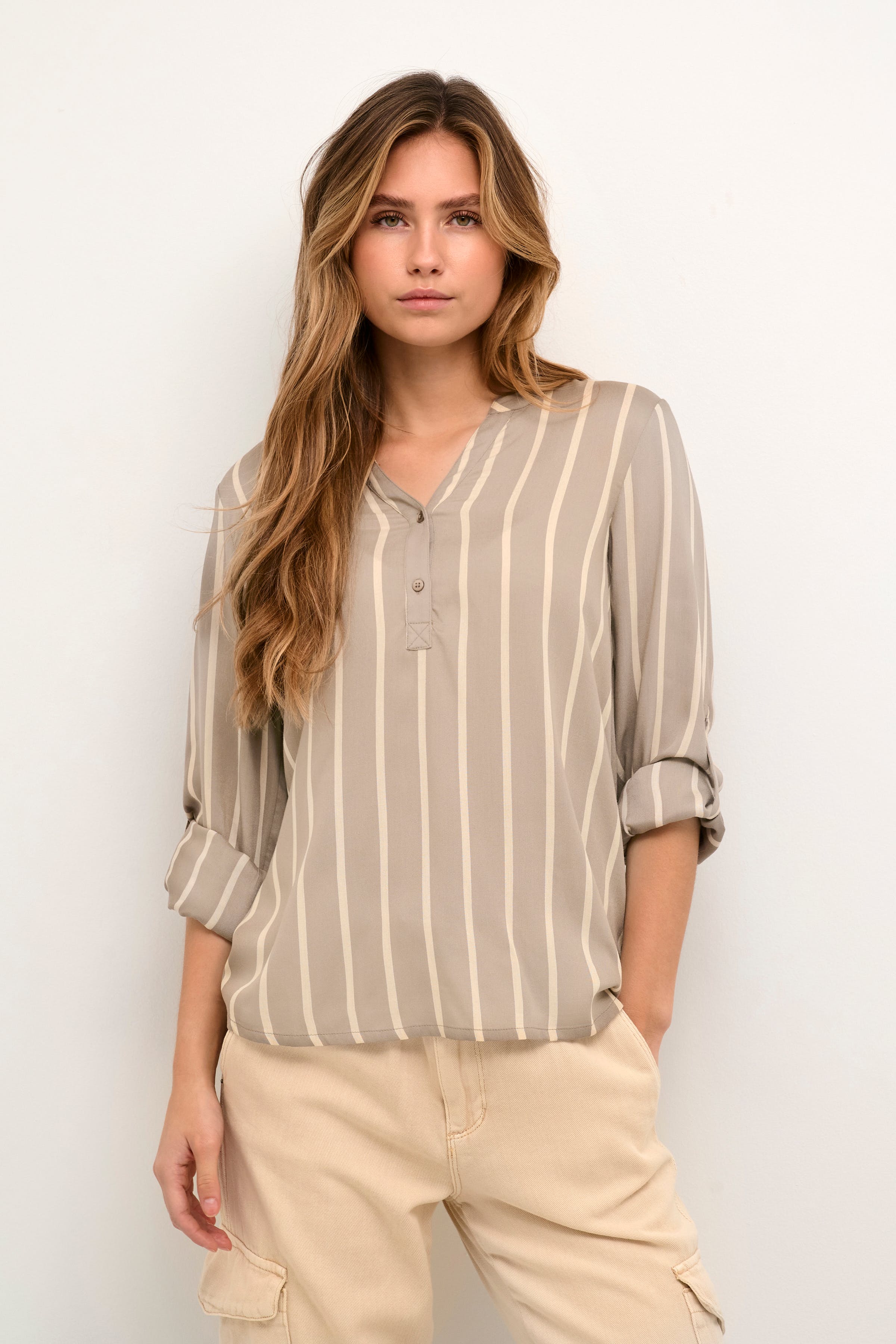 KAstridy Blouse LOOKBOOK FRONT 10504279-104249