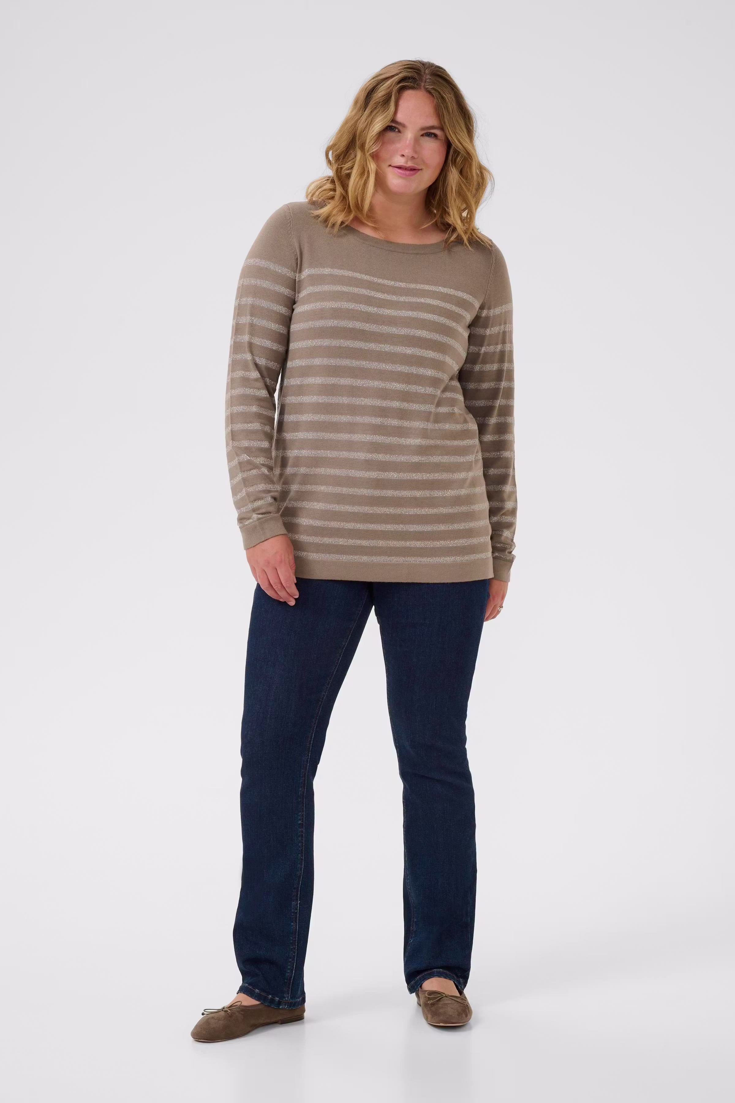 KClizzy Glitter Pullover LOOKBOOK FRONT 10583863-108731
