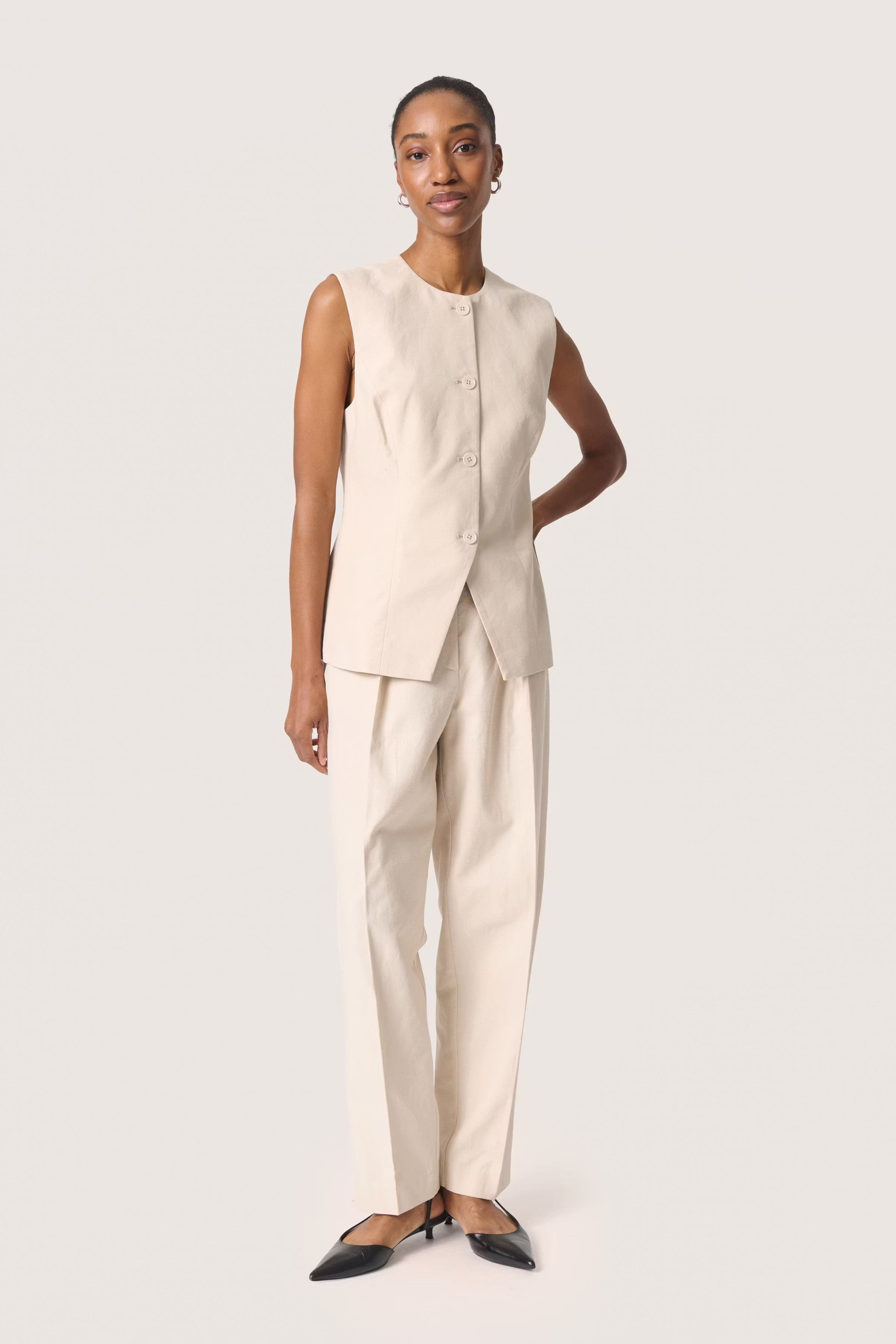 SLLinnena Leinen Weste LOOKBOOK FRONT 30408109-130404