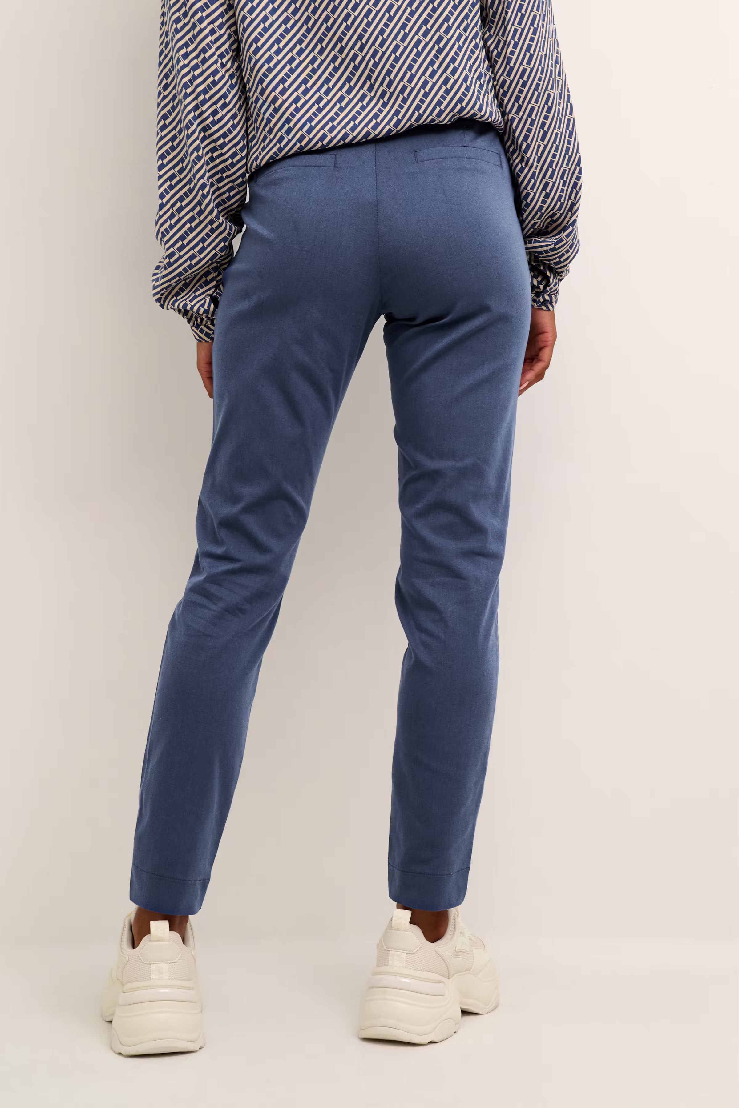 KAlea Bukser LOOKBOOK BACK 10505191-193929