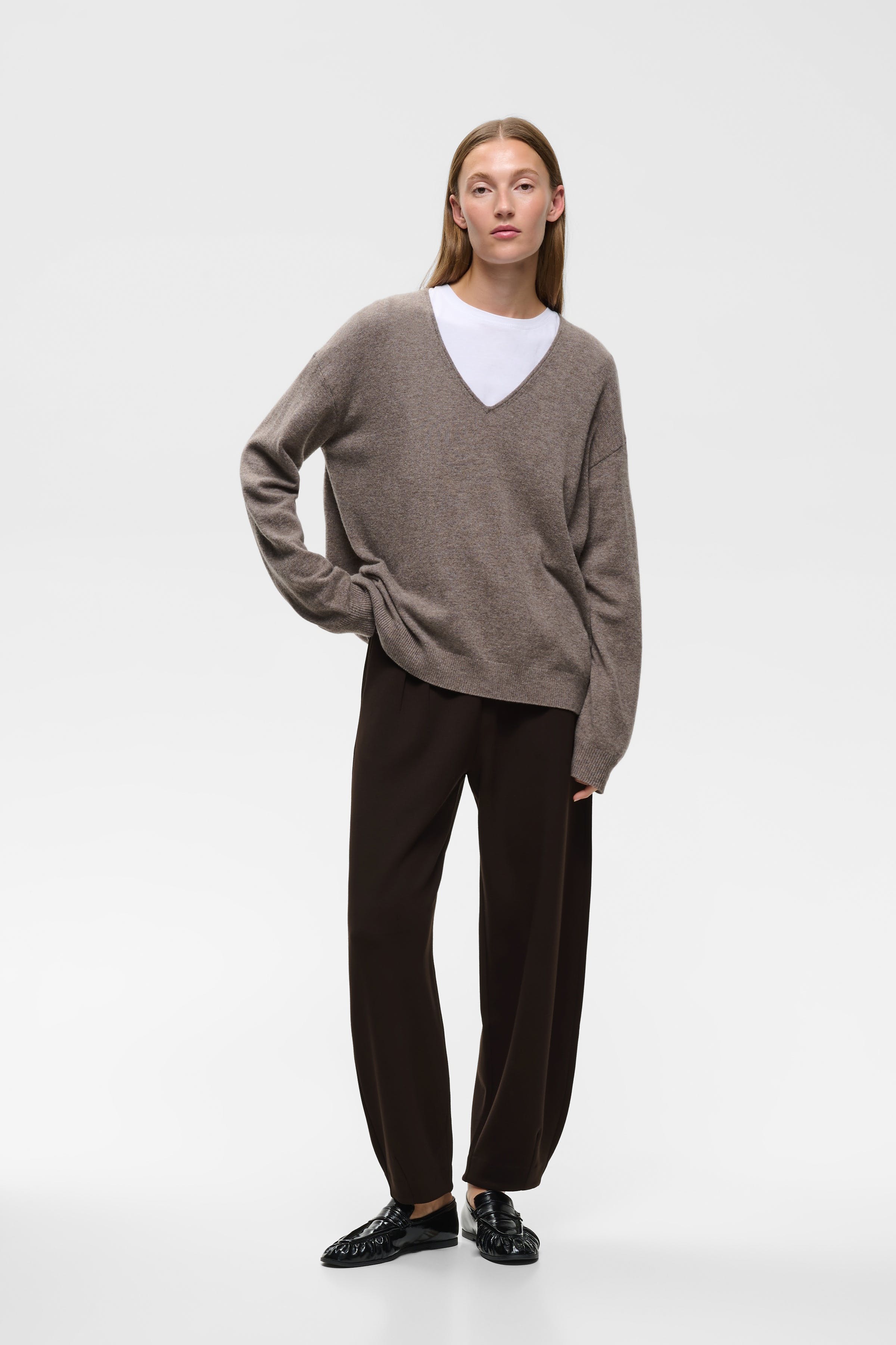 CleIW Trousers LOOKBOOK FRONT 30111399-191109
