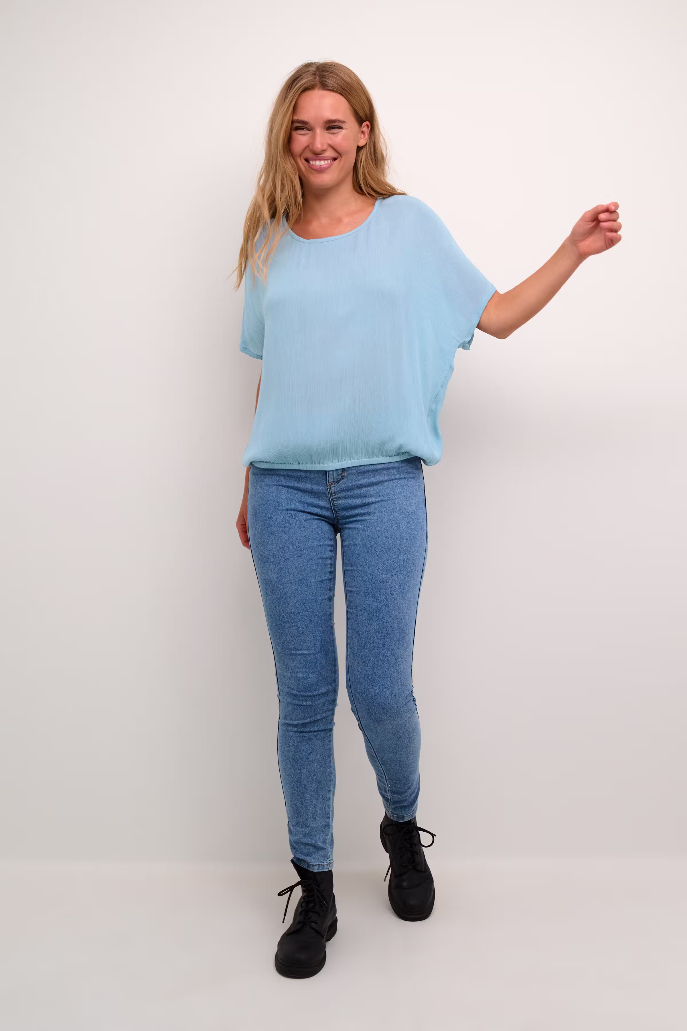 KAamber Bluse LOOKBOOK FRONT 10500781-174021