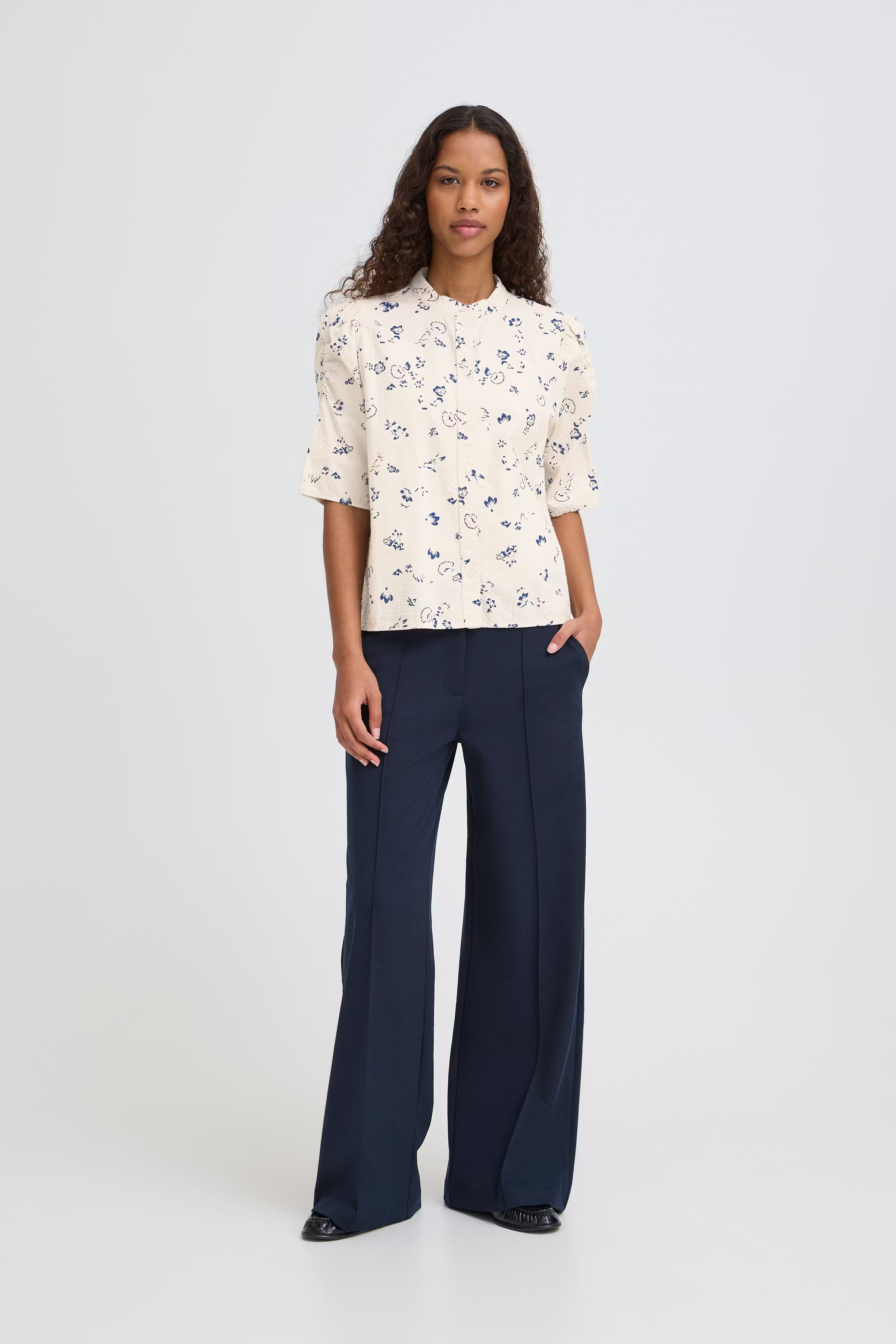 IHQWINA Skjorte LOOKBOOK FRONT 20125169-900004167