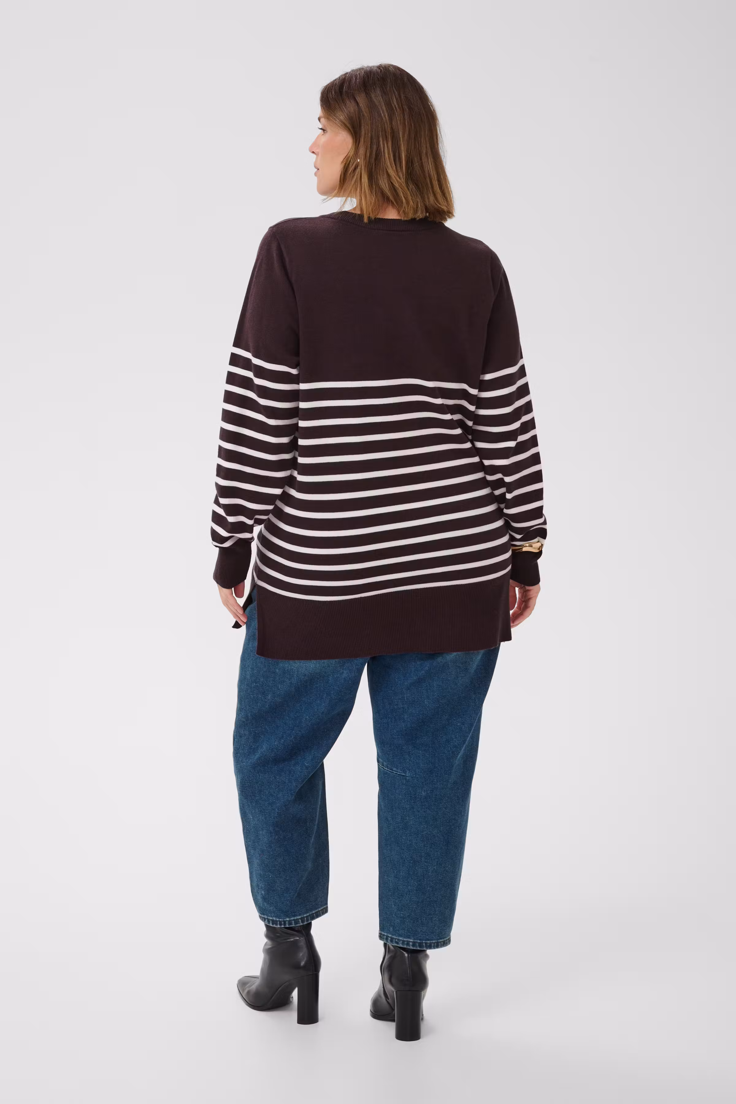 KCliona Pullover LOOKBOOK BACK 10584433-109820