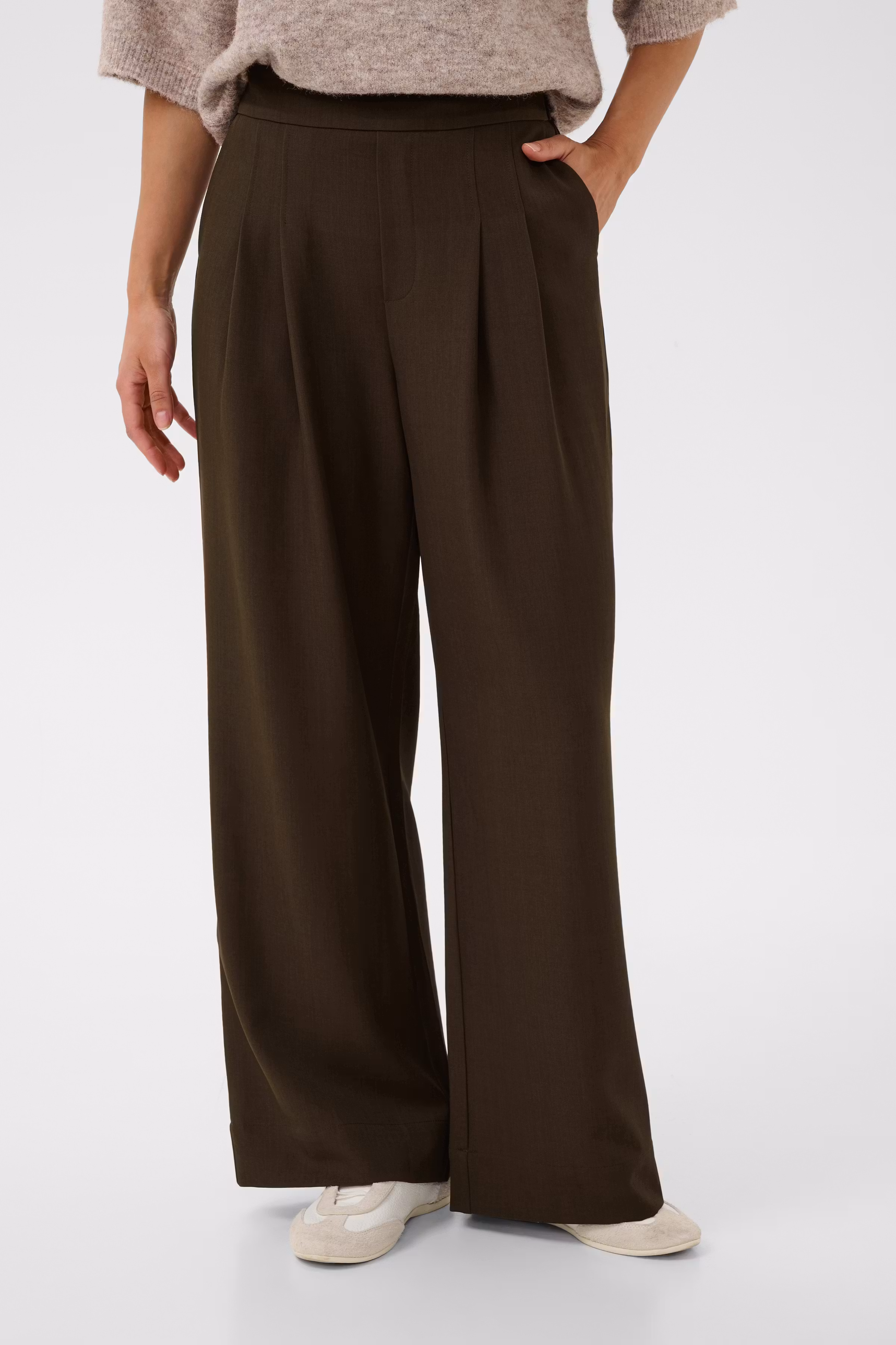 BPviola Trousers LOOKBOOK FRONT 40200213-1911181