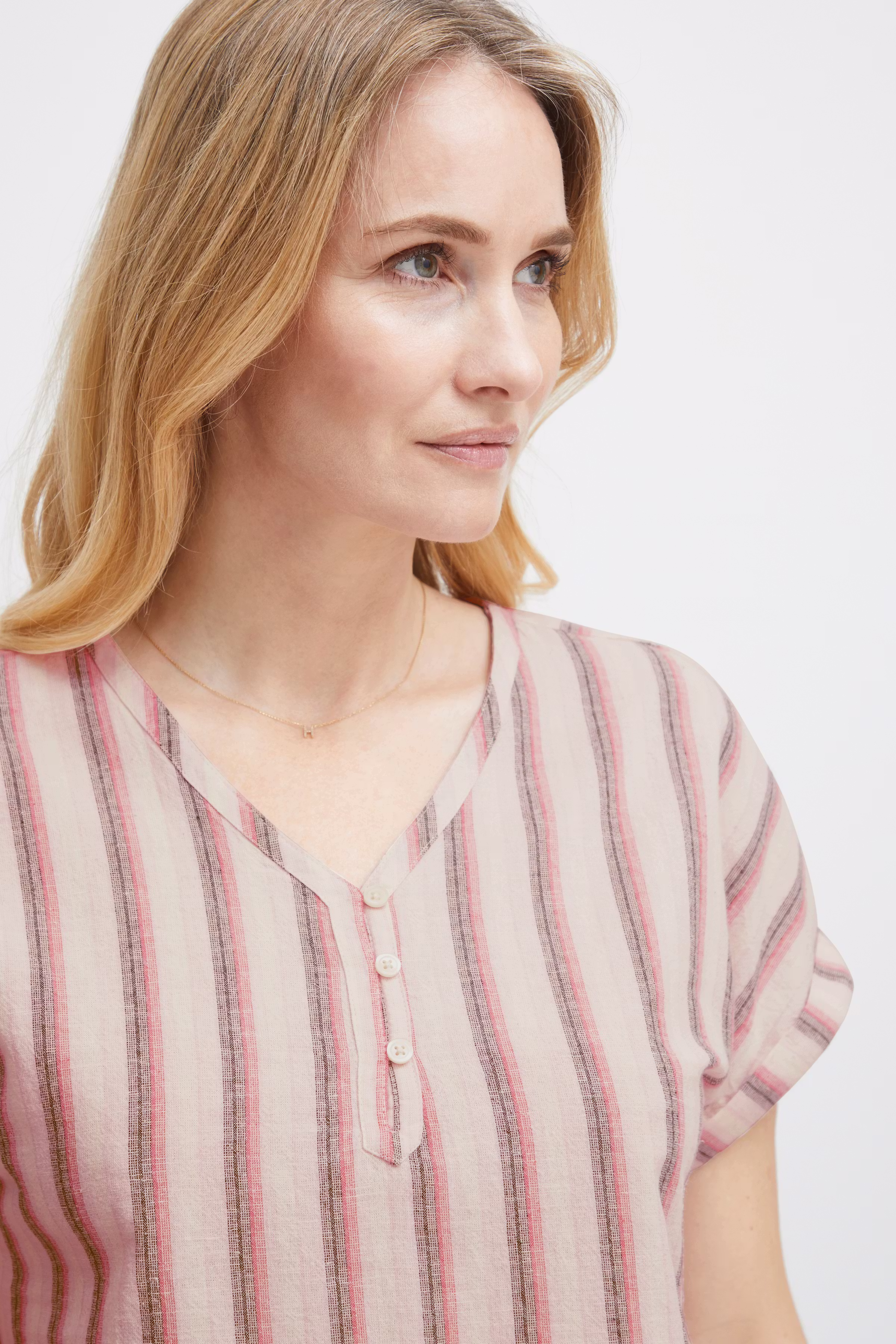 Kurzarm-Bluse LOOKBOOK DETAIL 20612234-201983