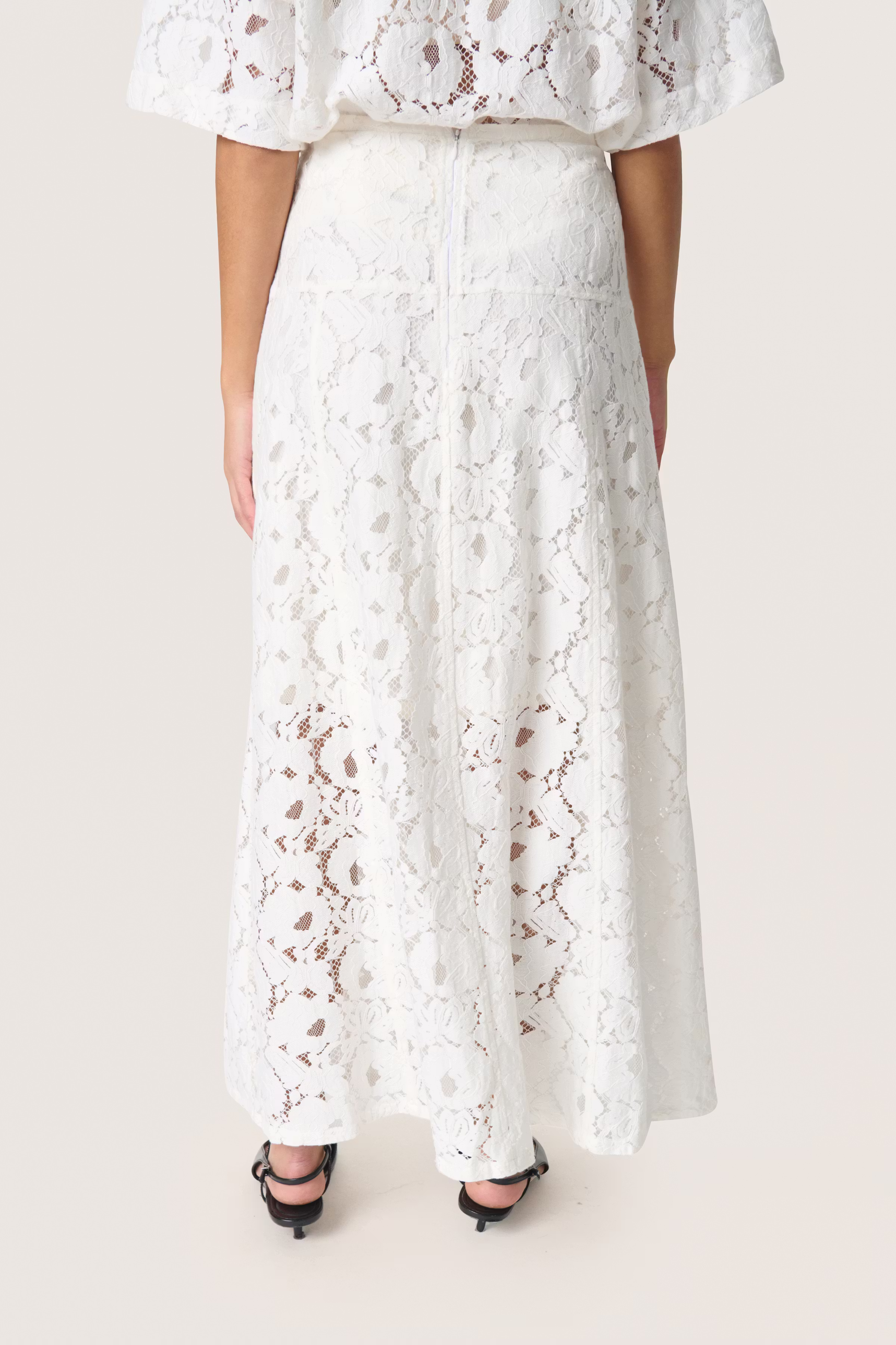 SLTaya Skirt LOOKBOOK BACK 30408628-111001