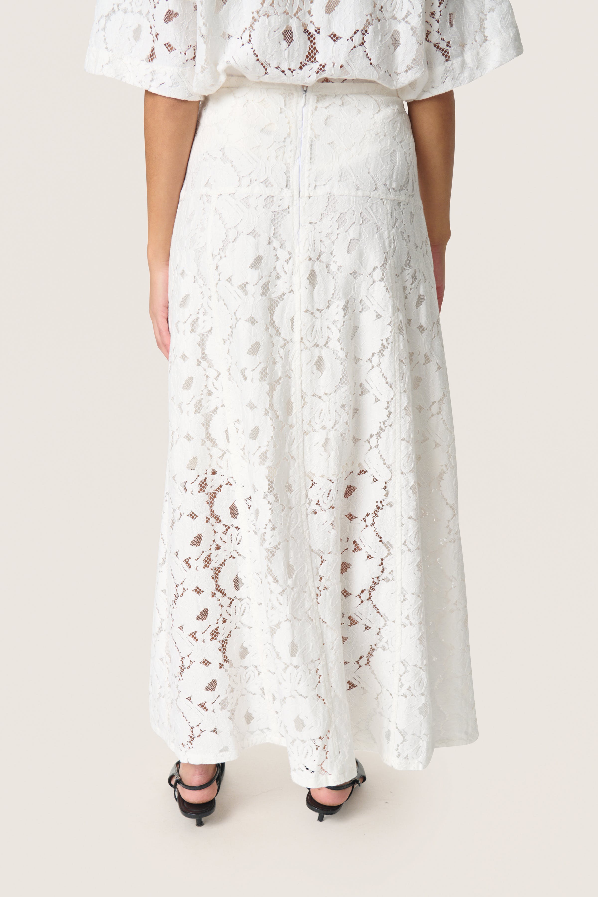 SLTaya Skirt LOOKBOOK BACK 30408628-111001