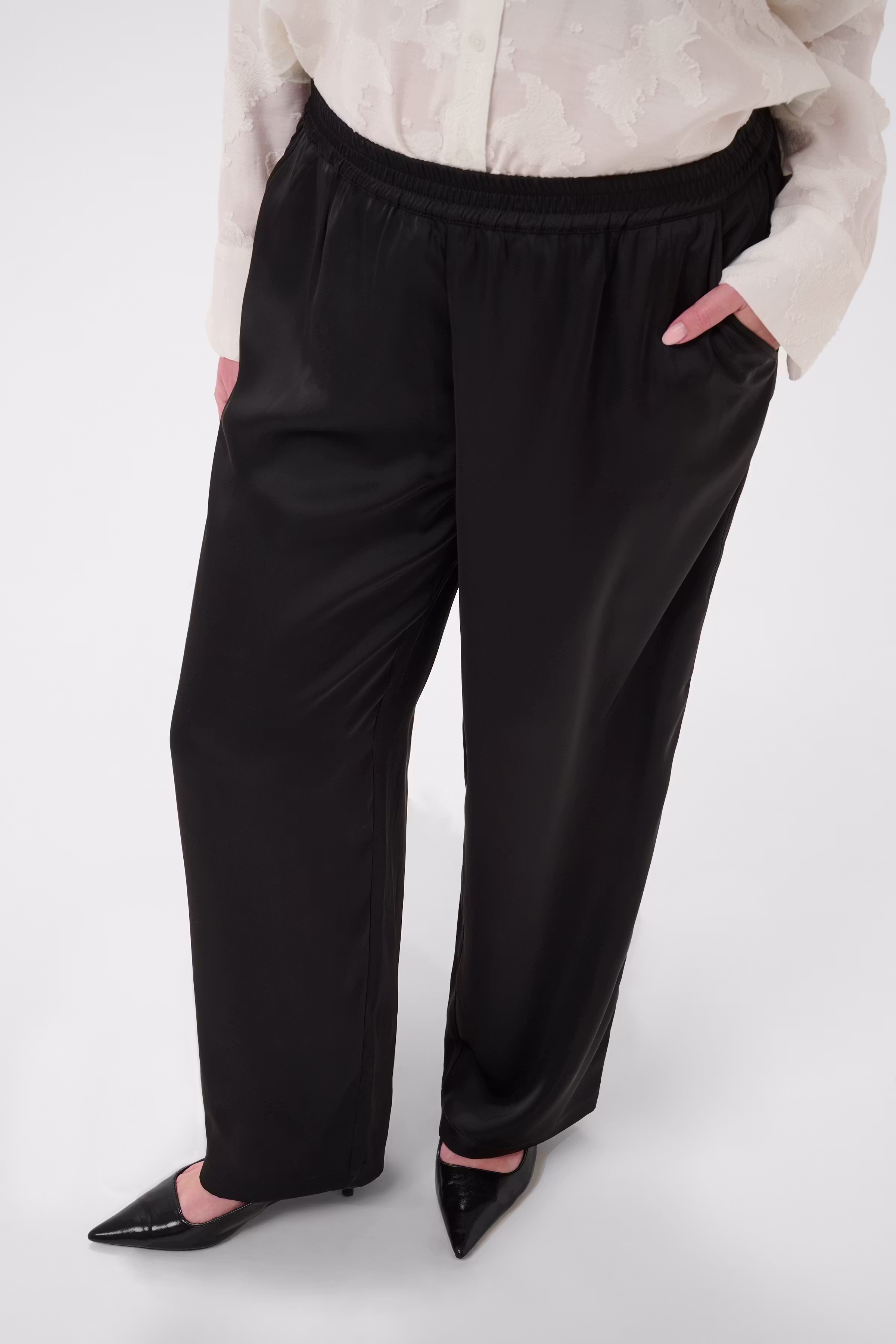 KChilla Hose LOOKBOOK DETAIL 10584308-100121