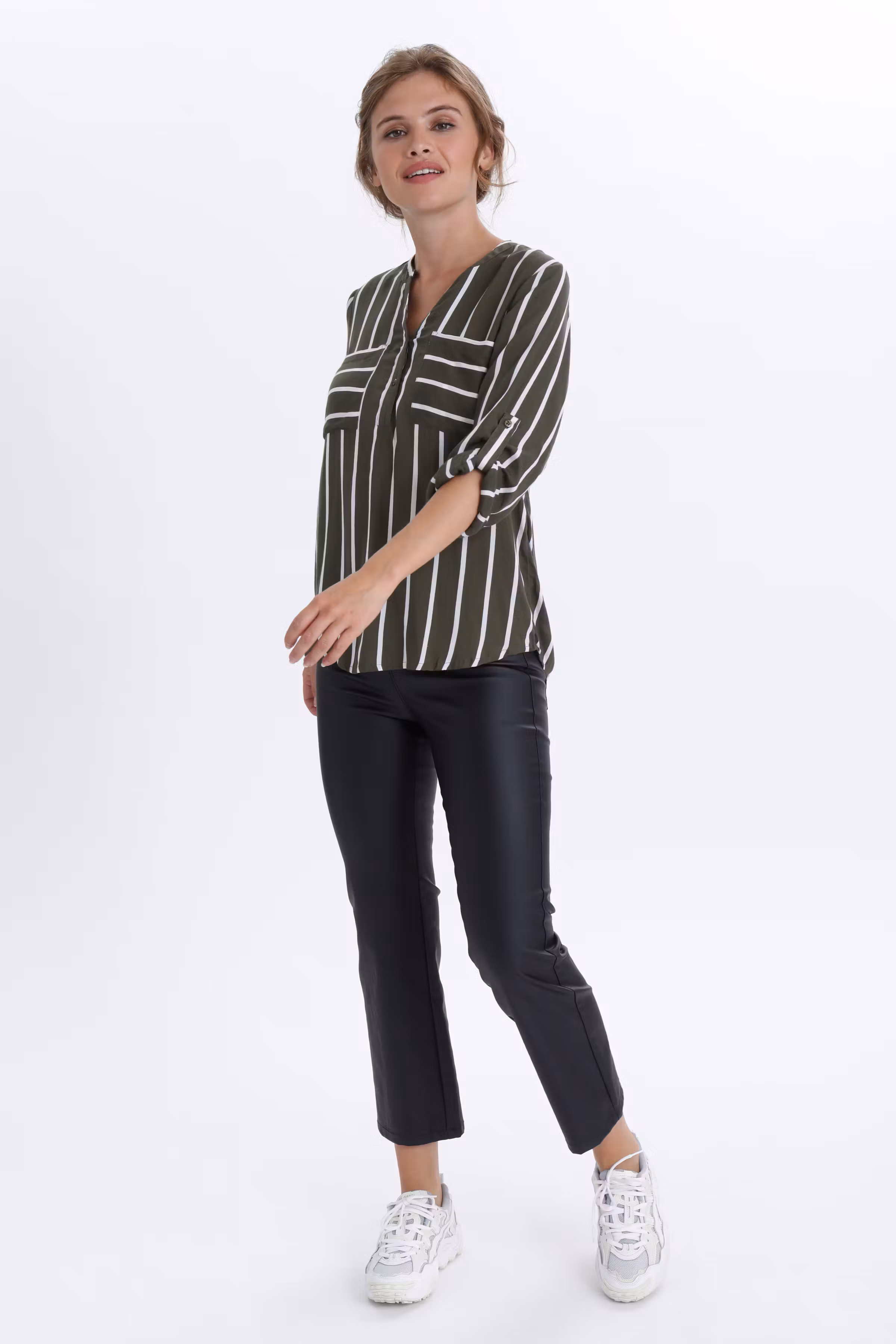 KAbabara Bluse LOOKBOOK FRONT 10504603-100229