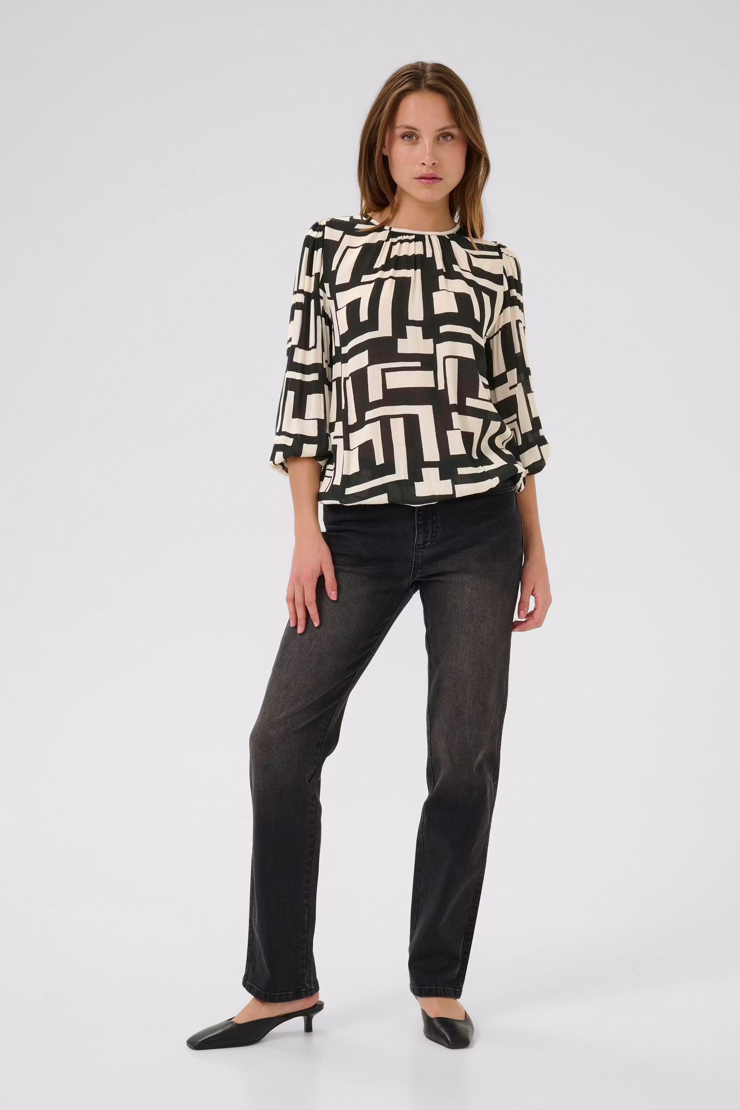 KAlorina Blouse LOOKBOOK FRONT 10510737-108219