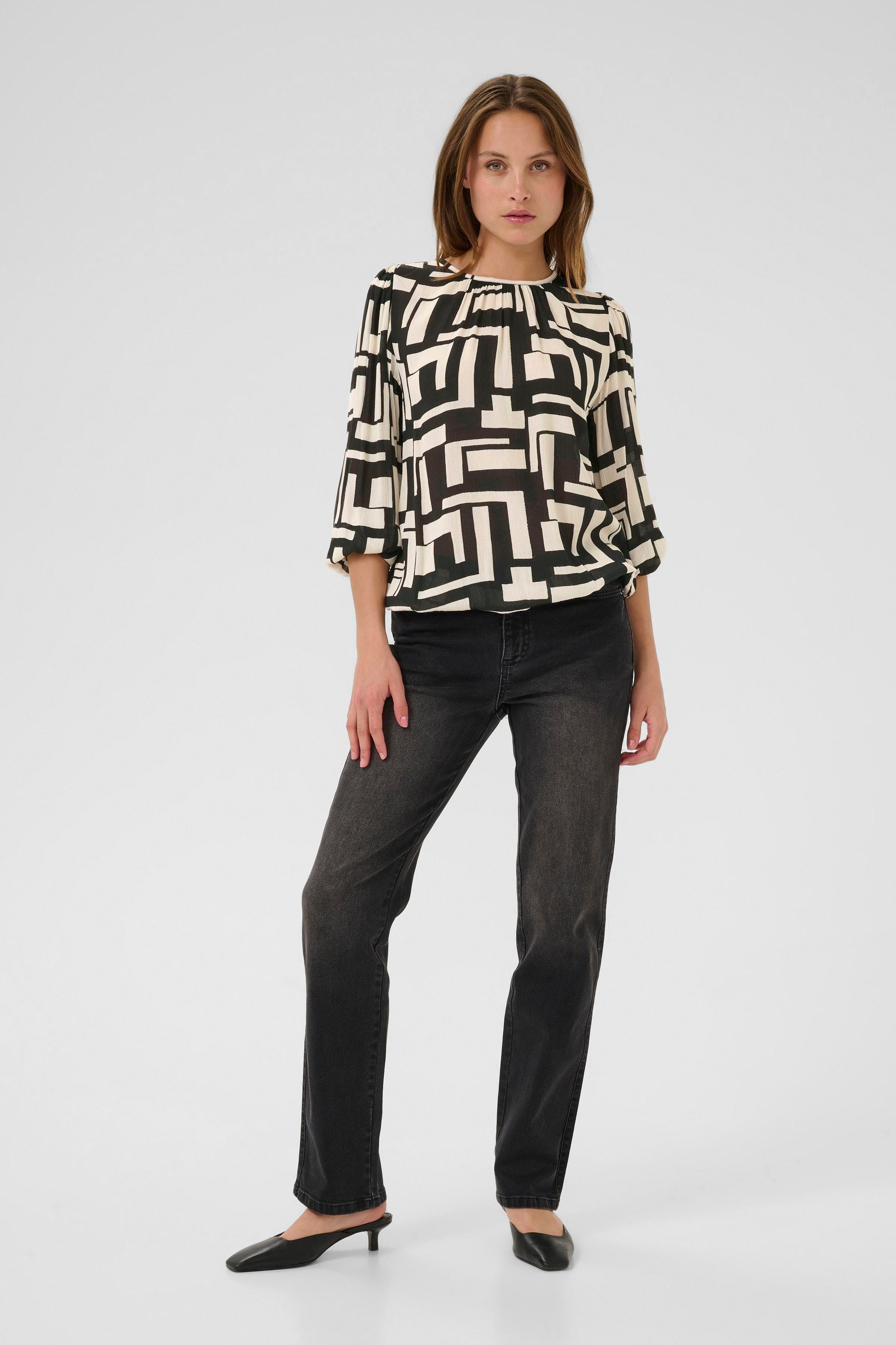 KAlorina Blouse LOOKBOOK FRONT 10510737-108219