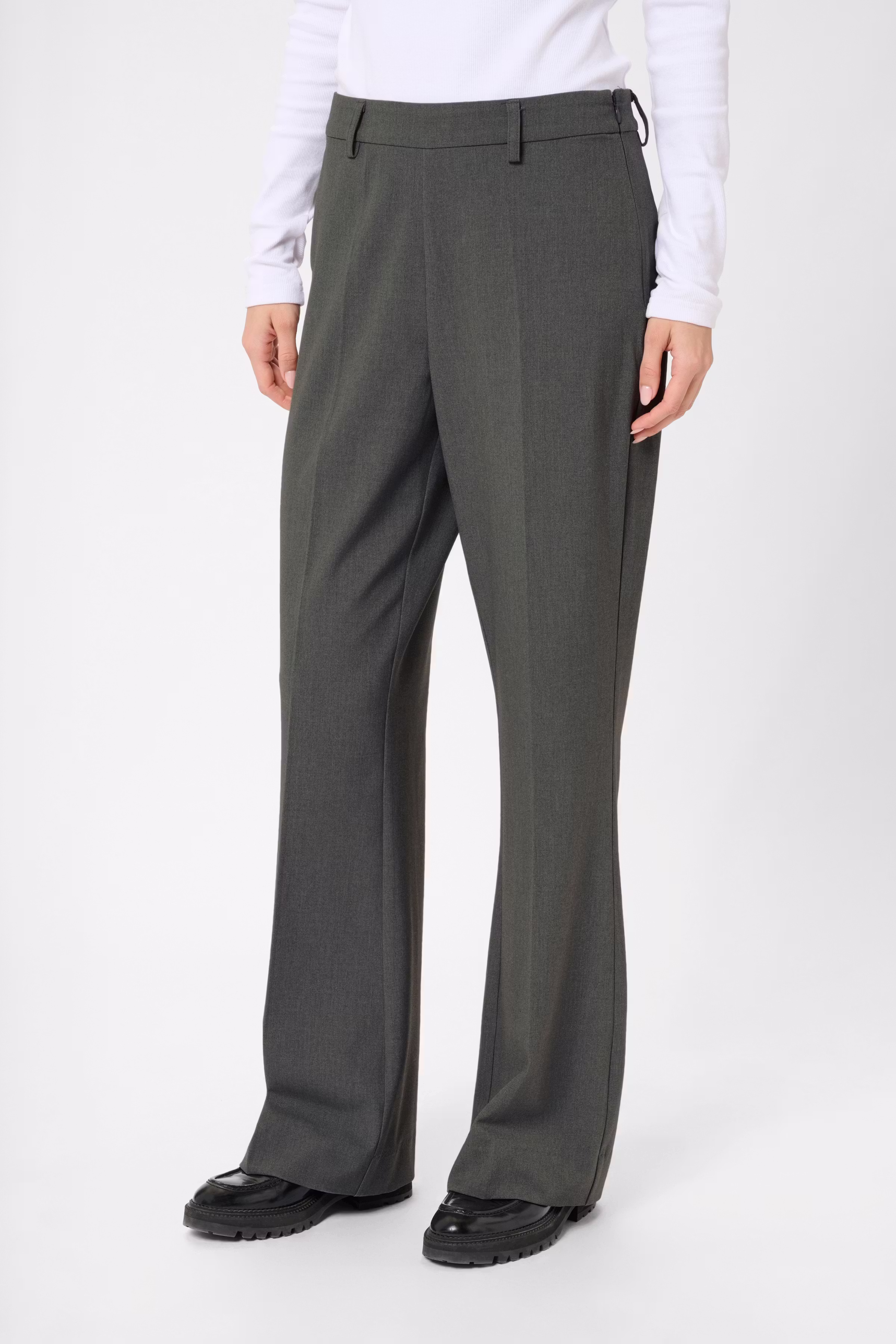 KAollie Trousers LOOKBOOK FRONT 10510950-100123