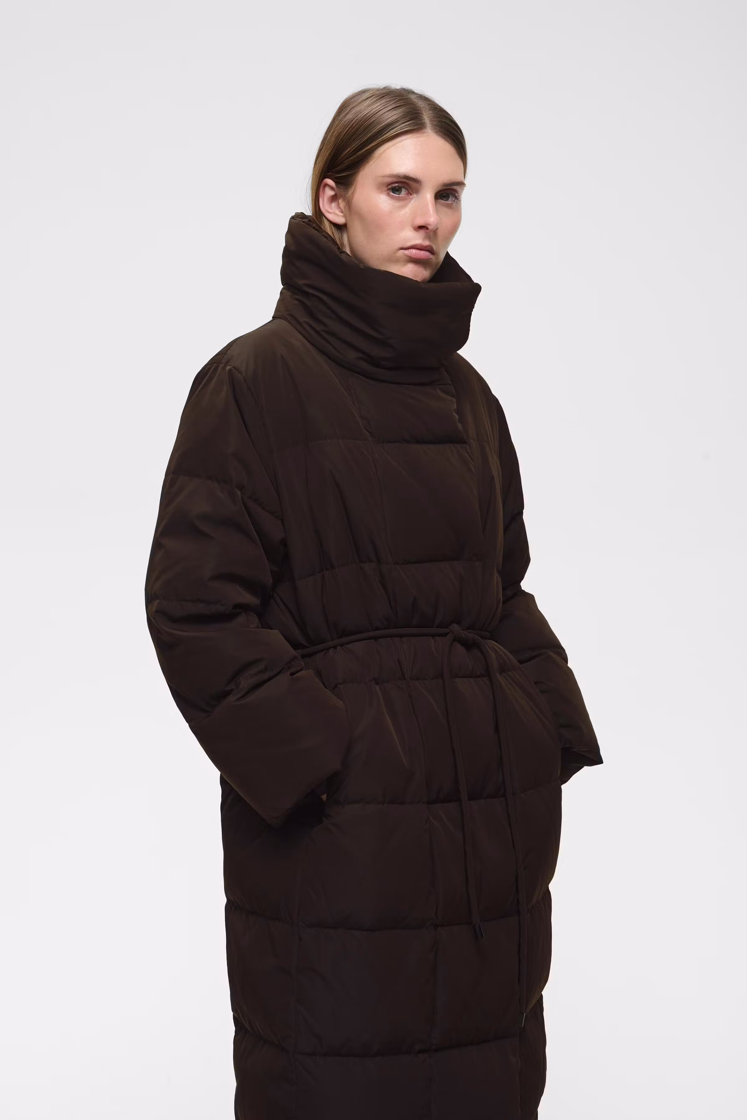 Zinea Outerwear LOOKBOOK FRONT 30111367-191109