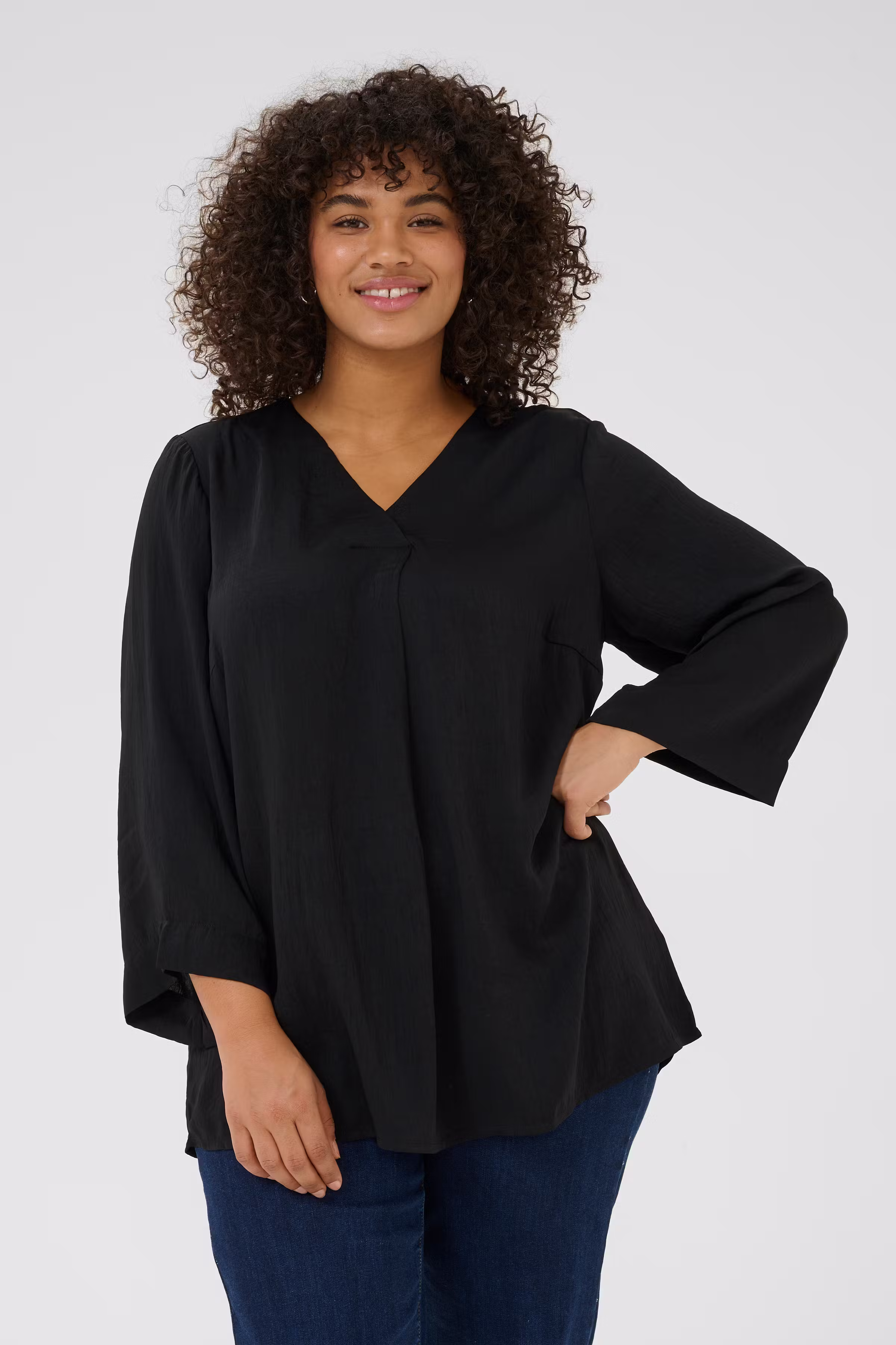 KCtinki Bluse LOOKBOOK FRONT 10583335-100121
