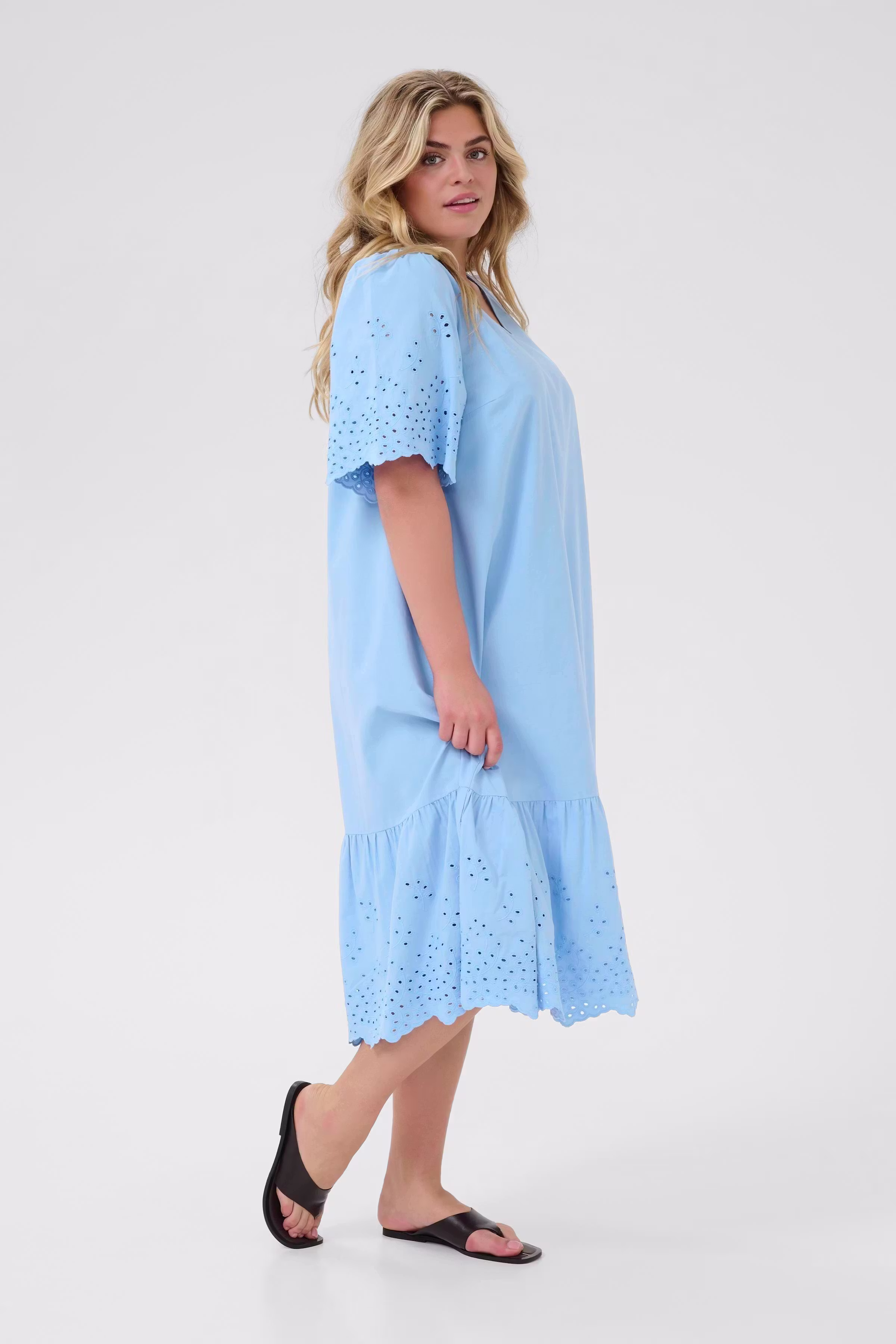 KClouisia Kleid LOOKBOOK FRONT 10583734-153930