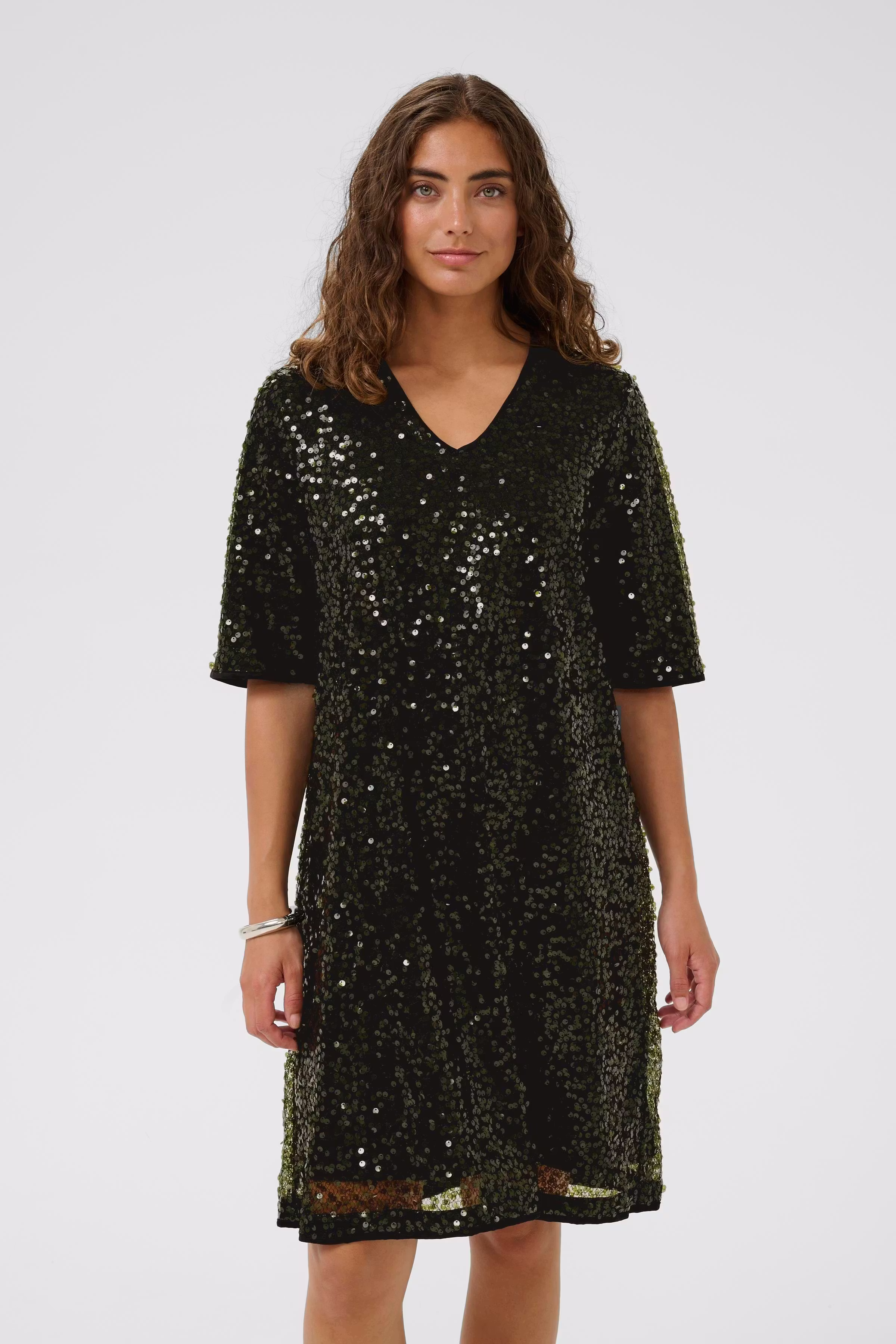 CUmelia Mörkgrön Paljettklänning LOOKBOOK FRONT 50112480-190515
