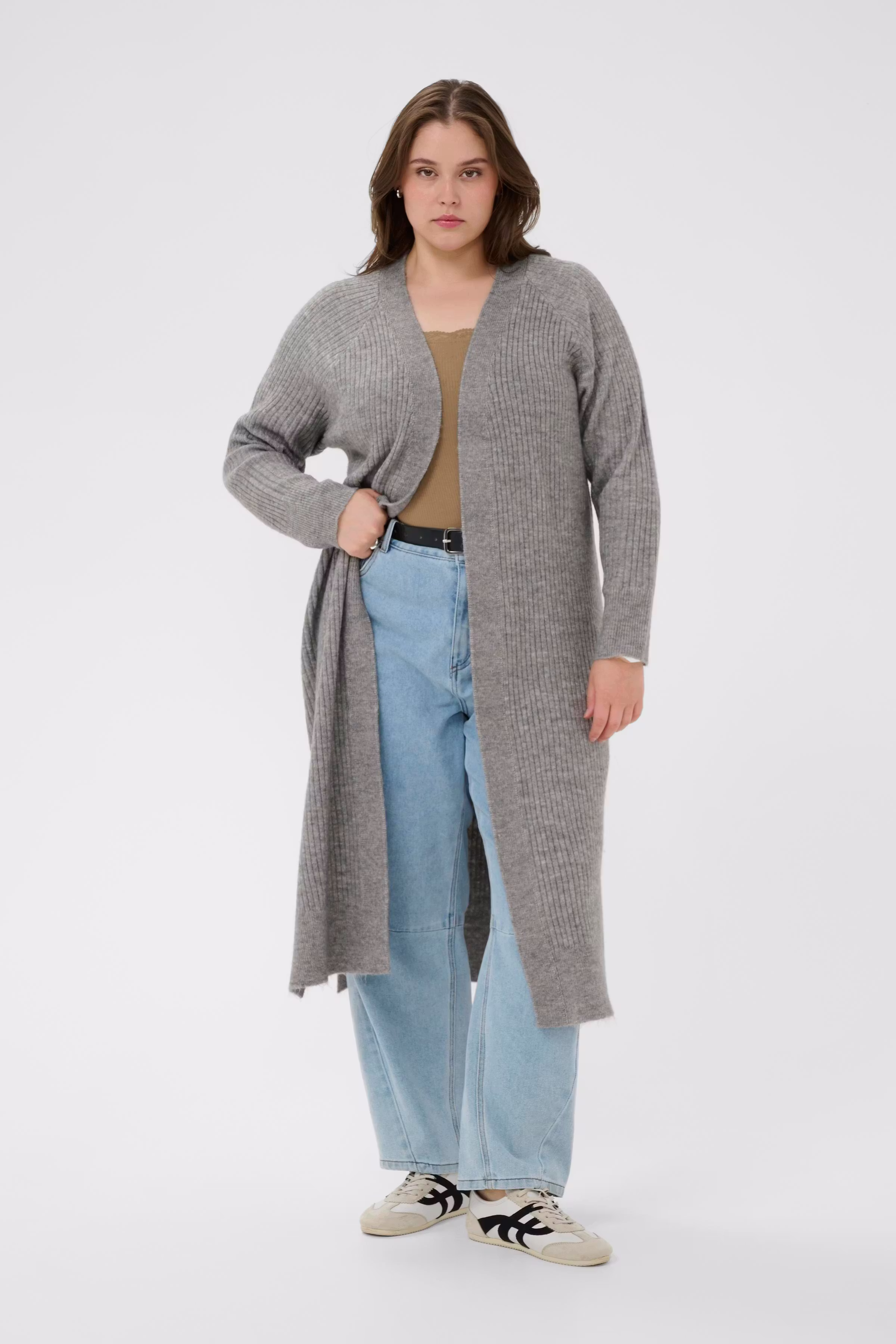 KCrinye Cardigan LOOKBOOK FRONT 10582569-100123