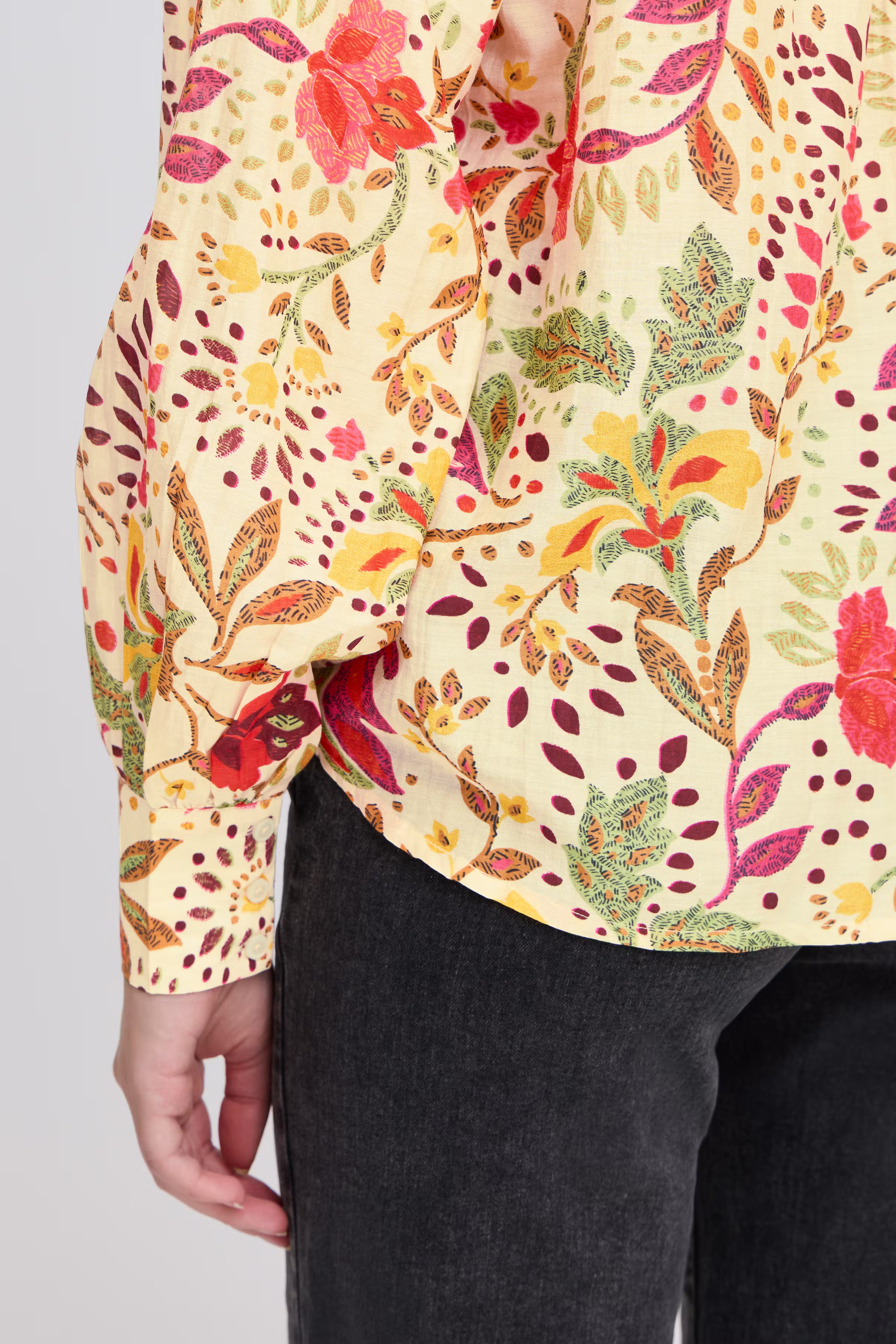 IRTHEA Langærmet skjorte LOOKBOOK DETAIL 20122413-141209