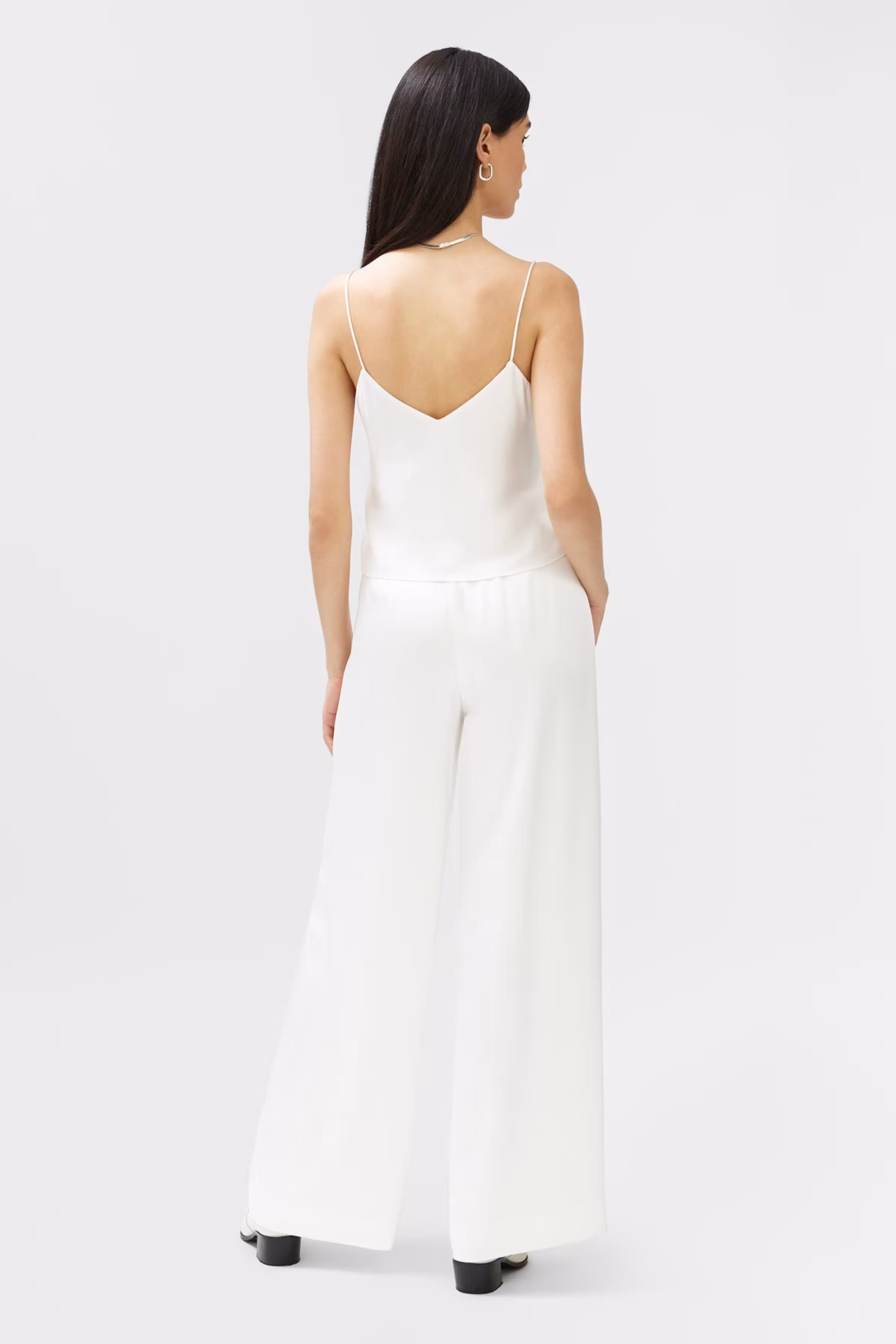 IOPETUNIA Trousers LOOKBOOK BACK 30600306-WH010